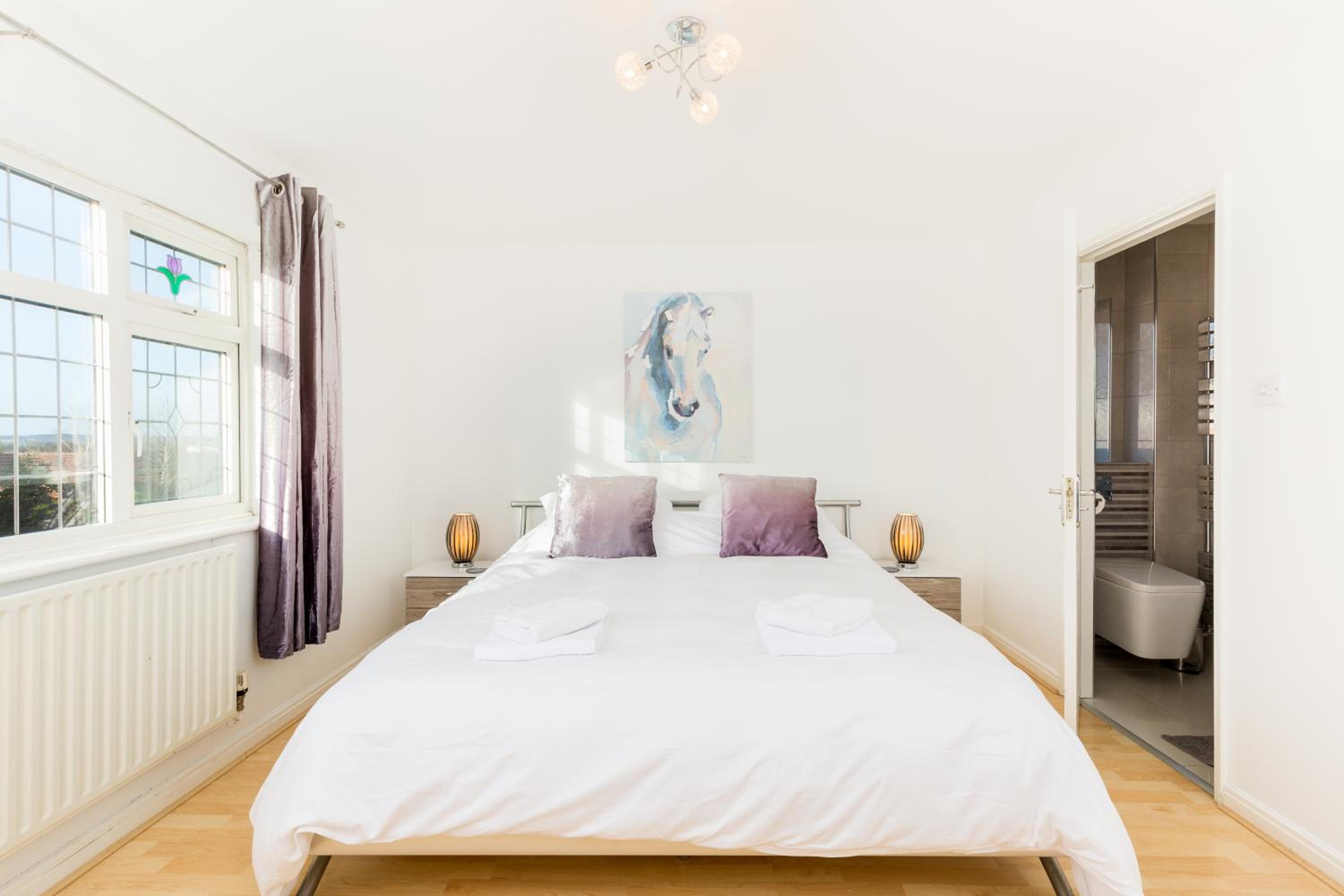 Four-Bedroom House - Photo 23