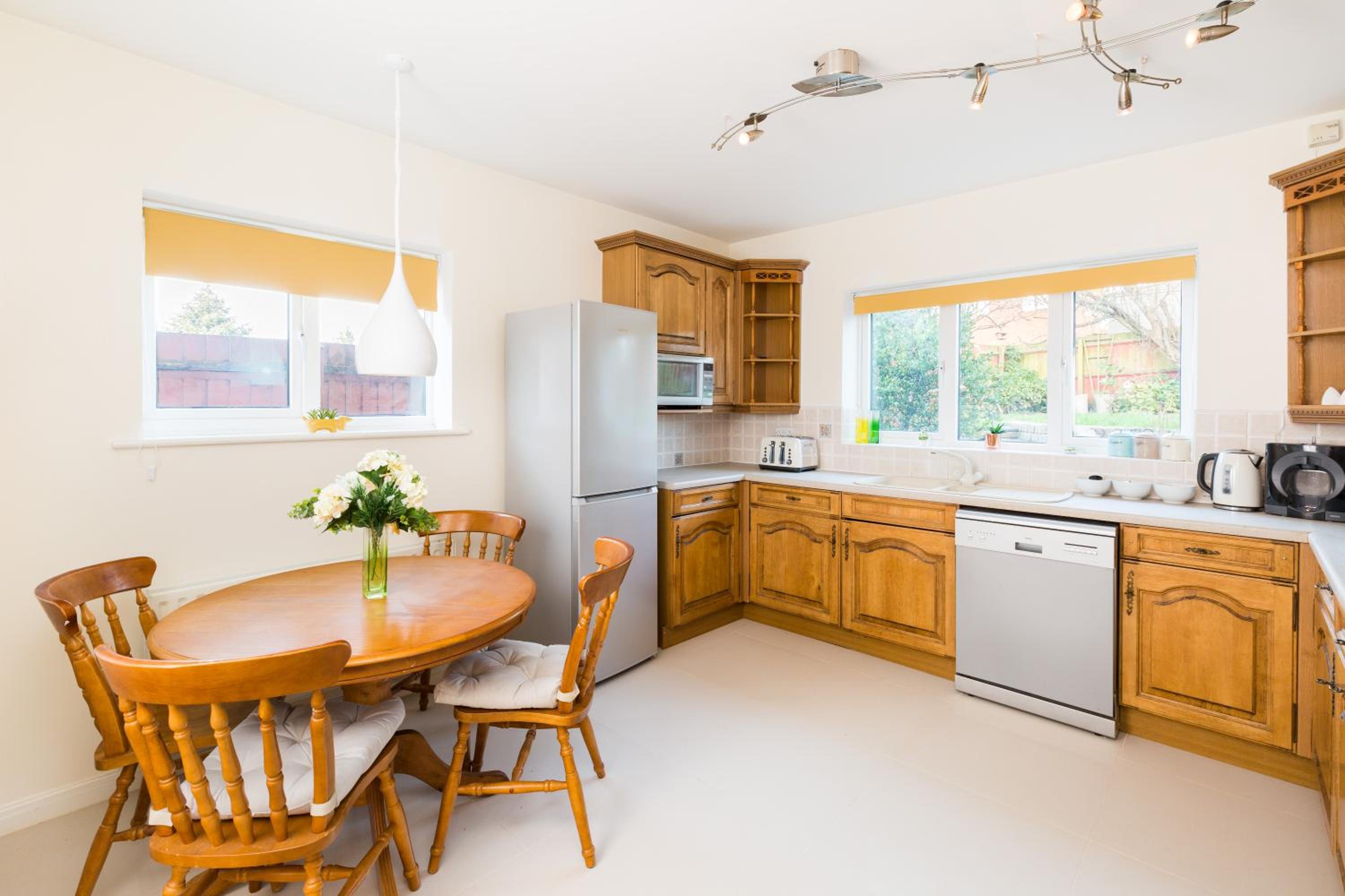 Four-Bedroom House - Photo 19