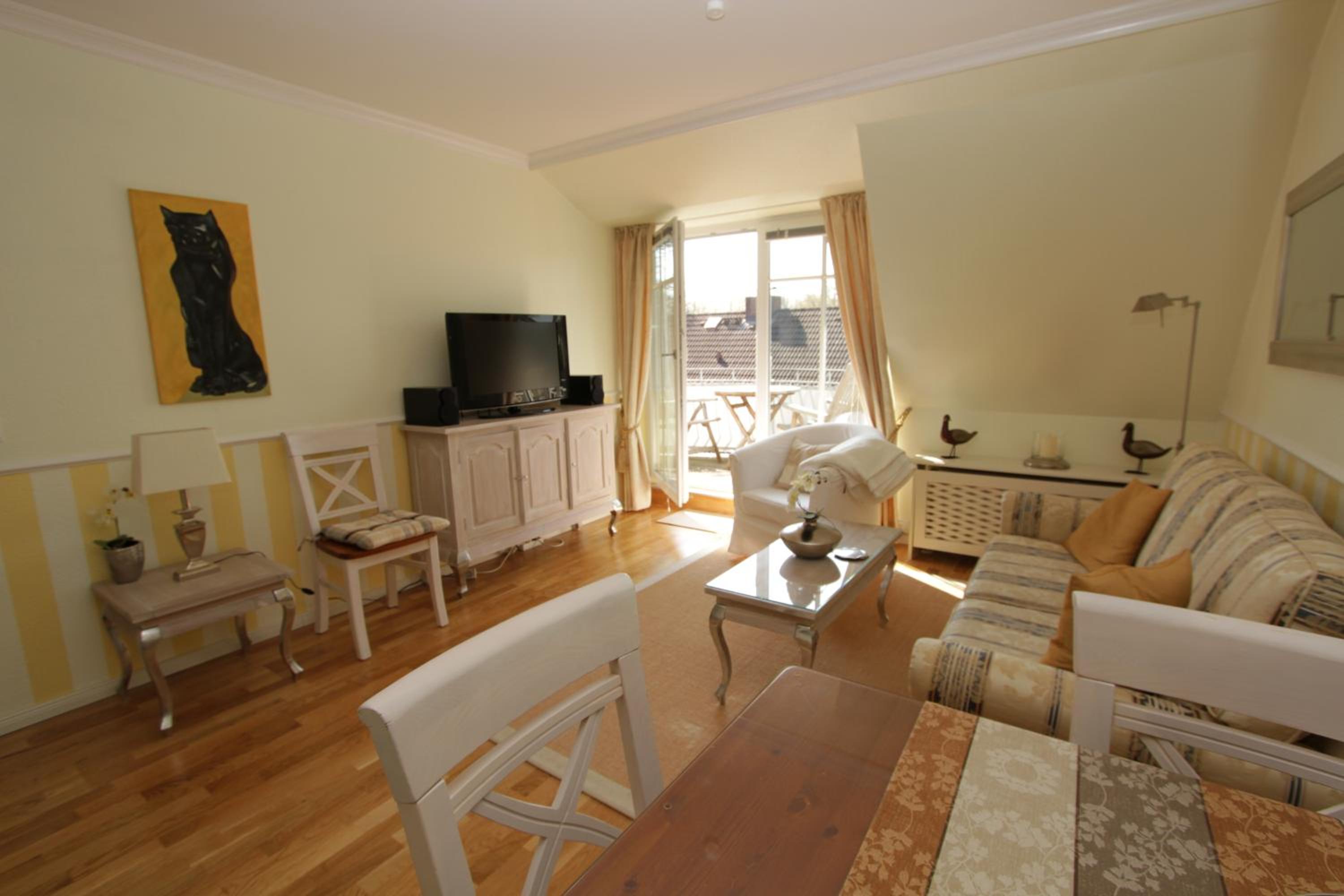 One-Bedroom Apartment - Photo 4