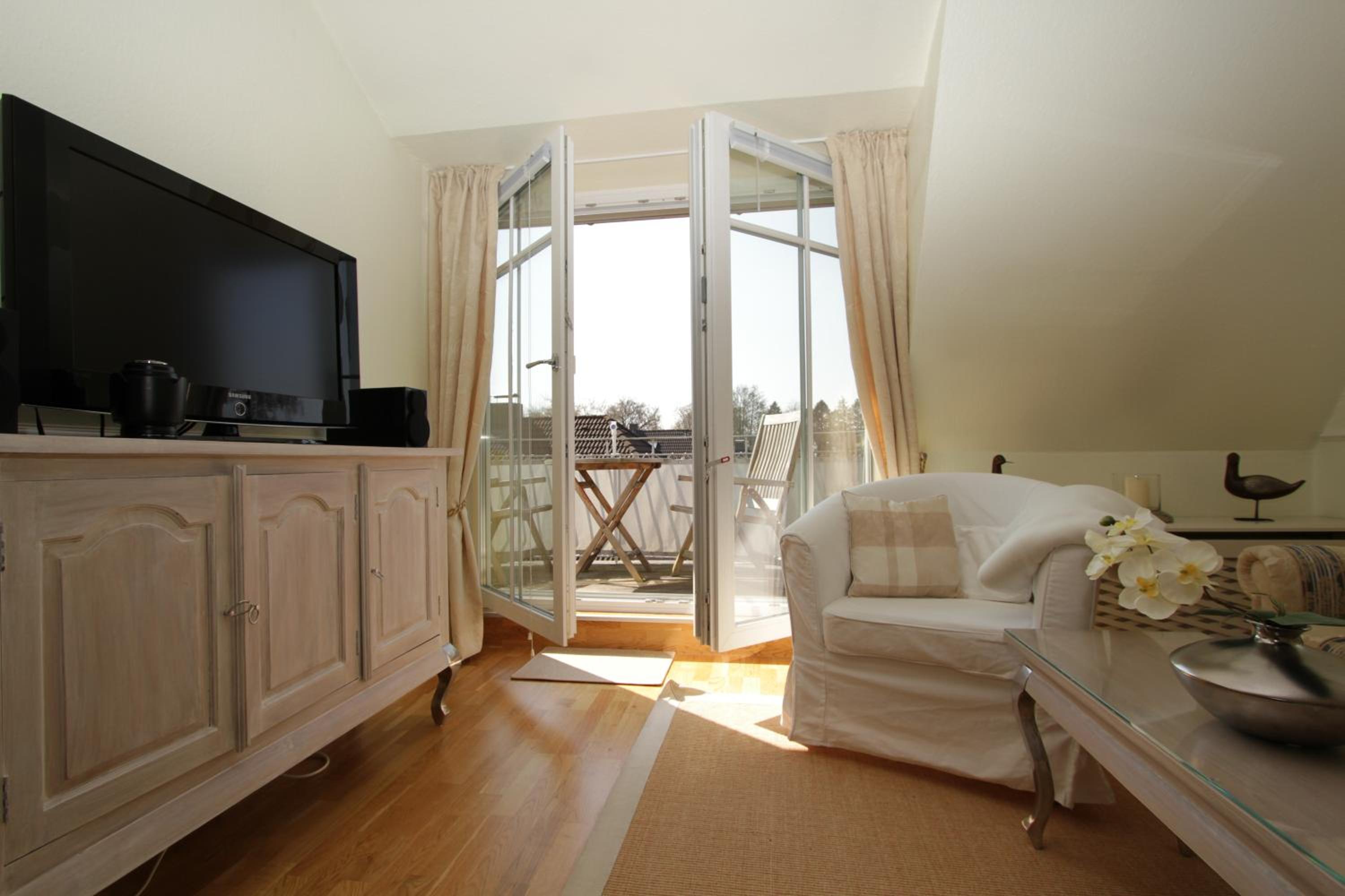 One-Bedroom Apartment - Photo 5