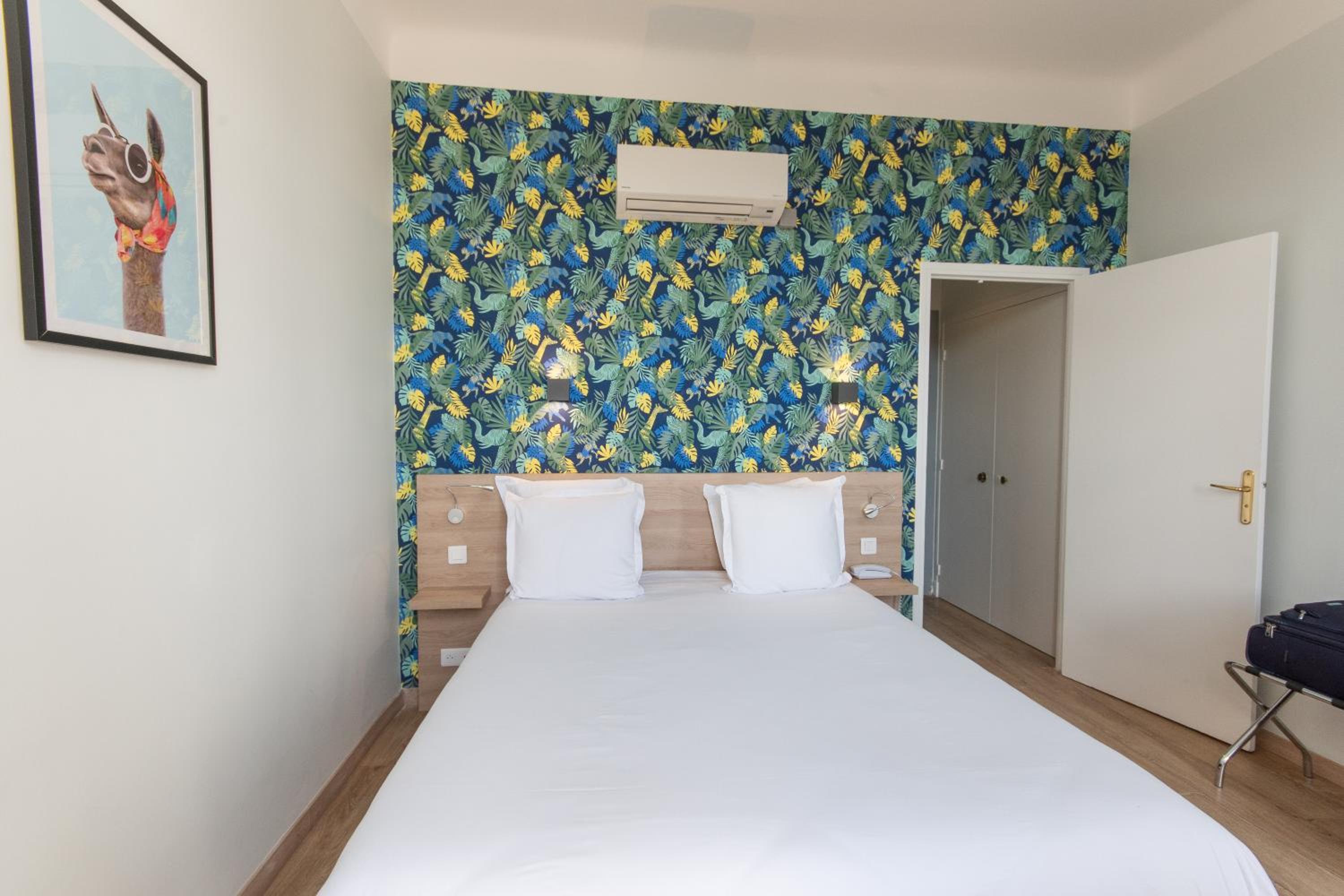 Superior Double Room with Balcony - Photo 1
