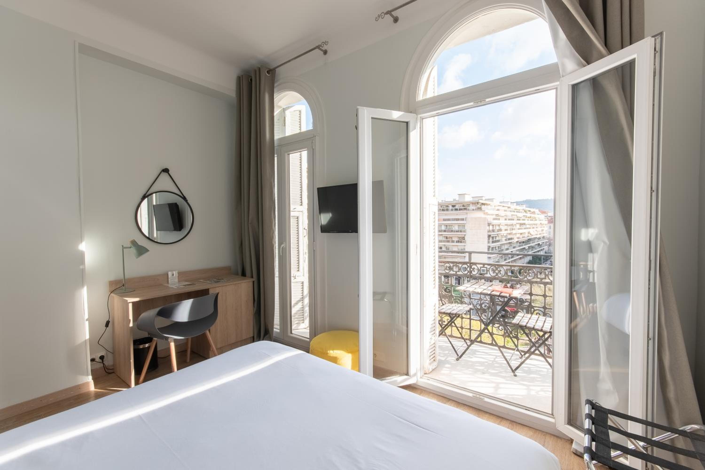 Superior Double Room - Photo 14