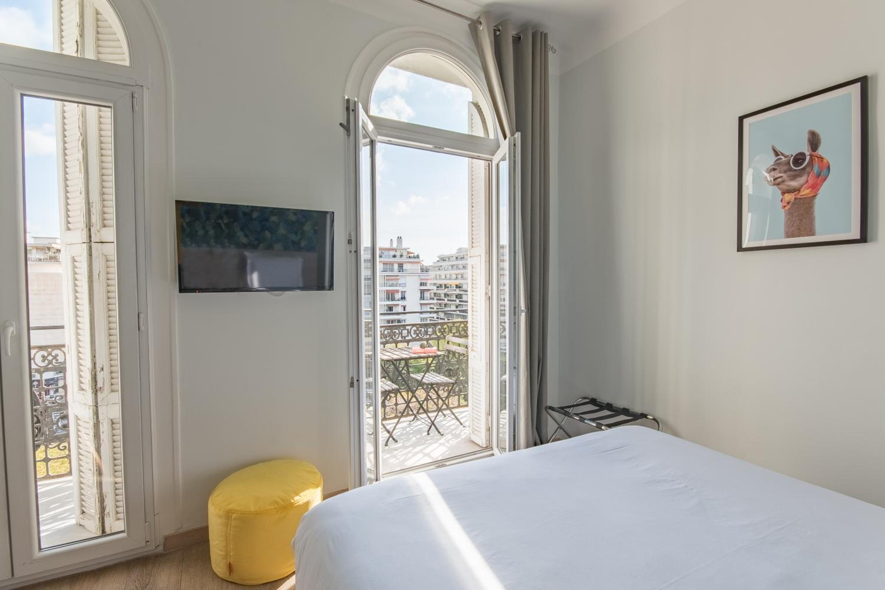 Superior Double Room with Balcony - Photo 7