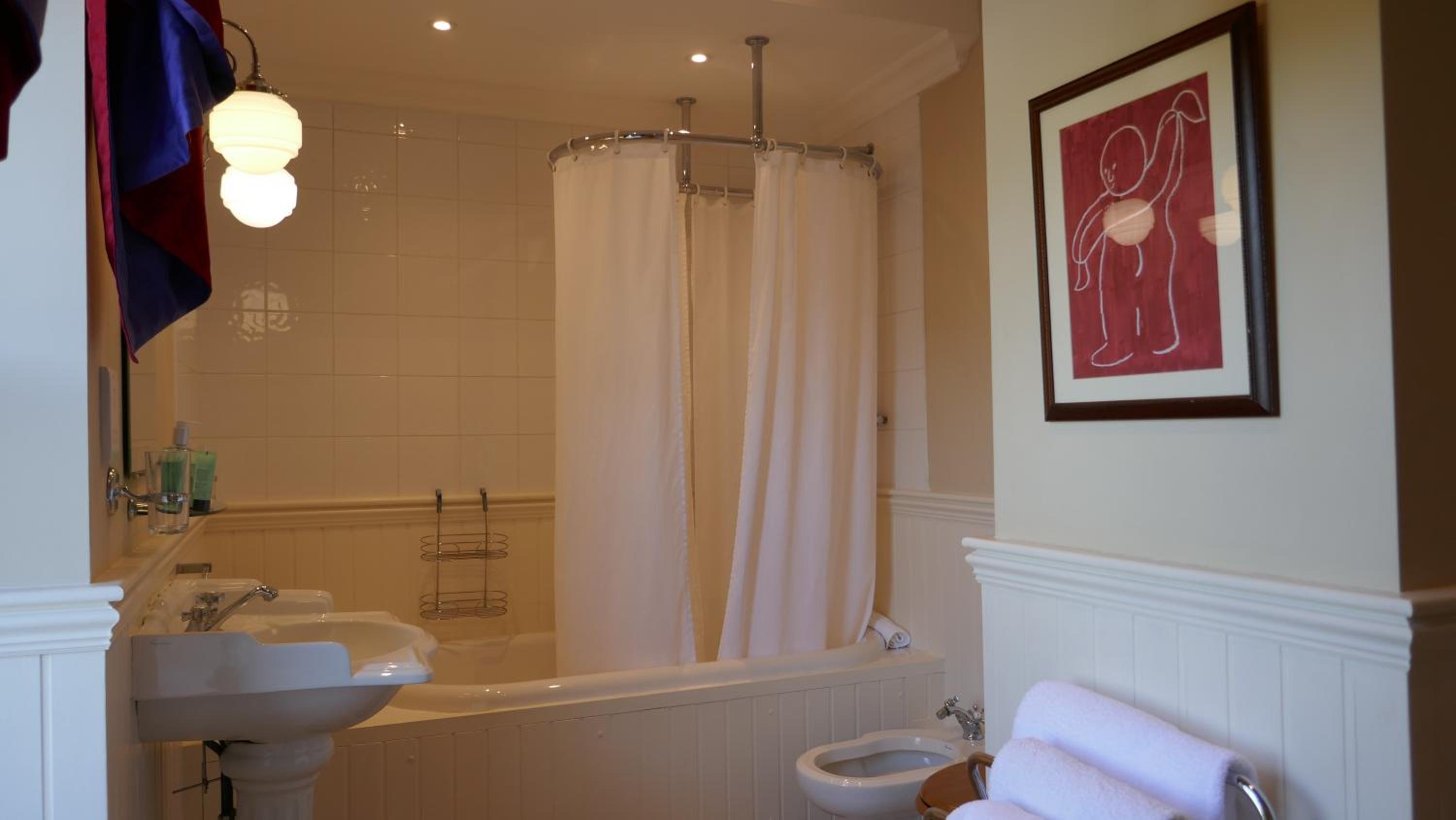 Standard Twin Room - Photo 6