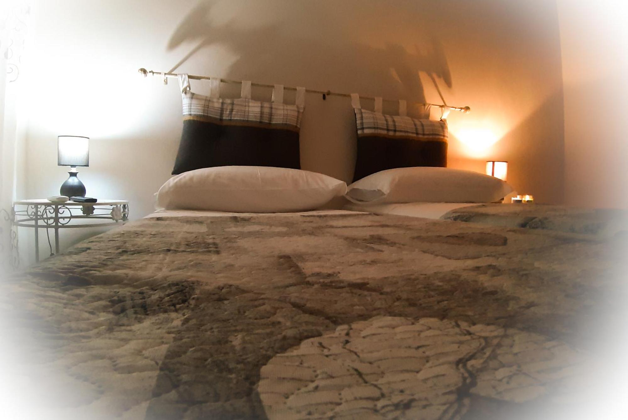 Twin Room with Private Bathroom photo 2