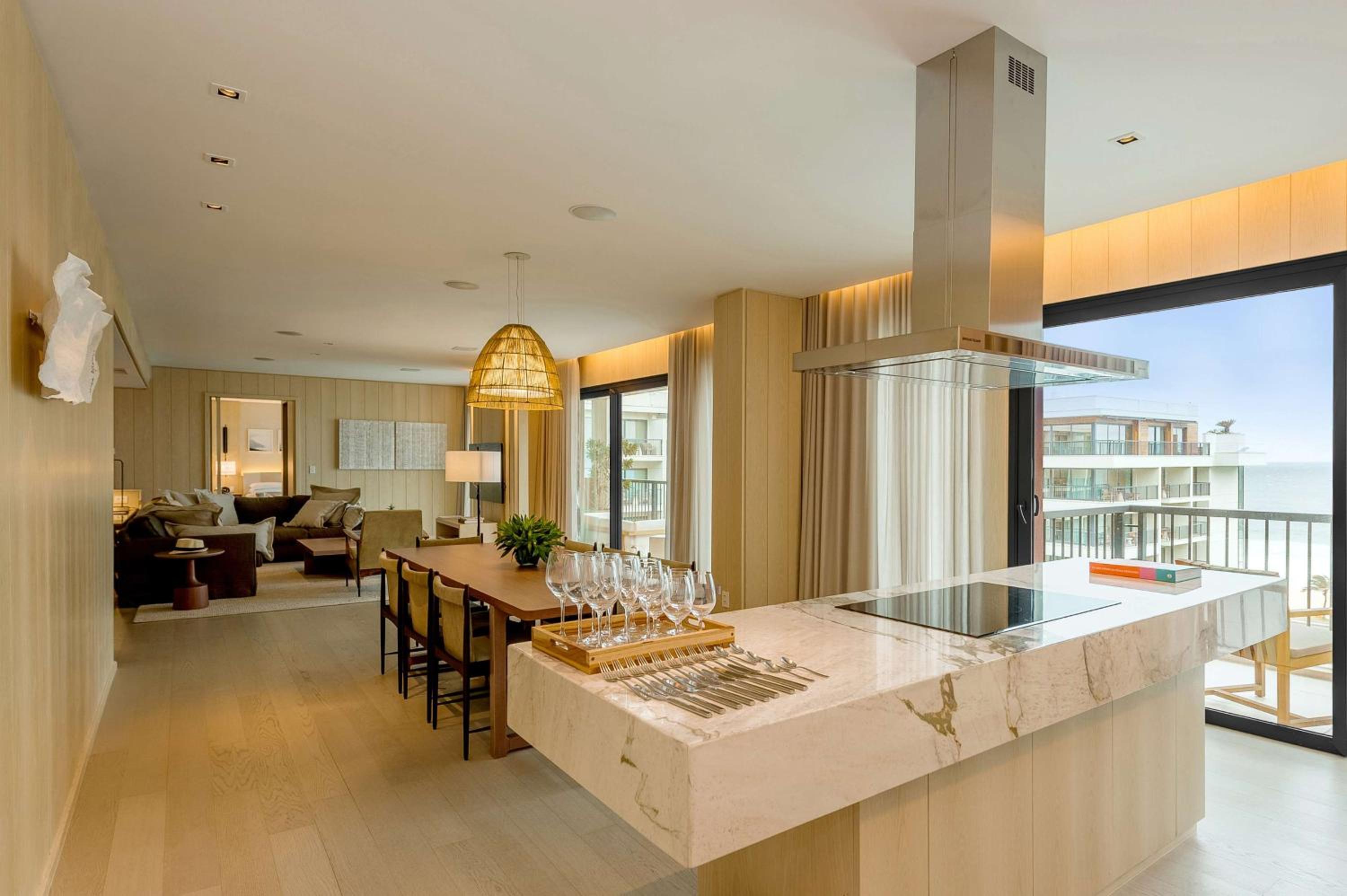 Diplomat Suite thumbnail 5