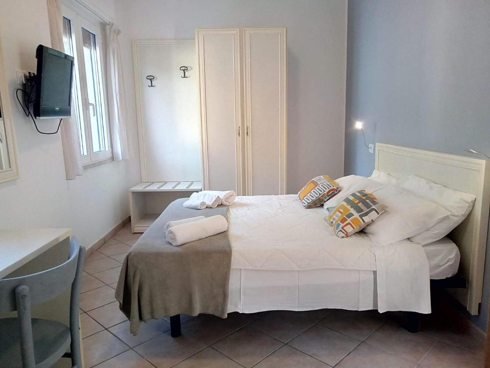 Double Room - Photo 1