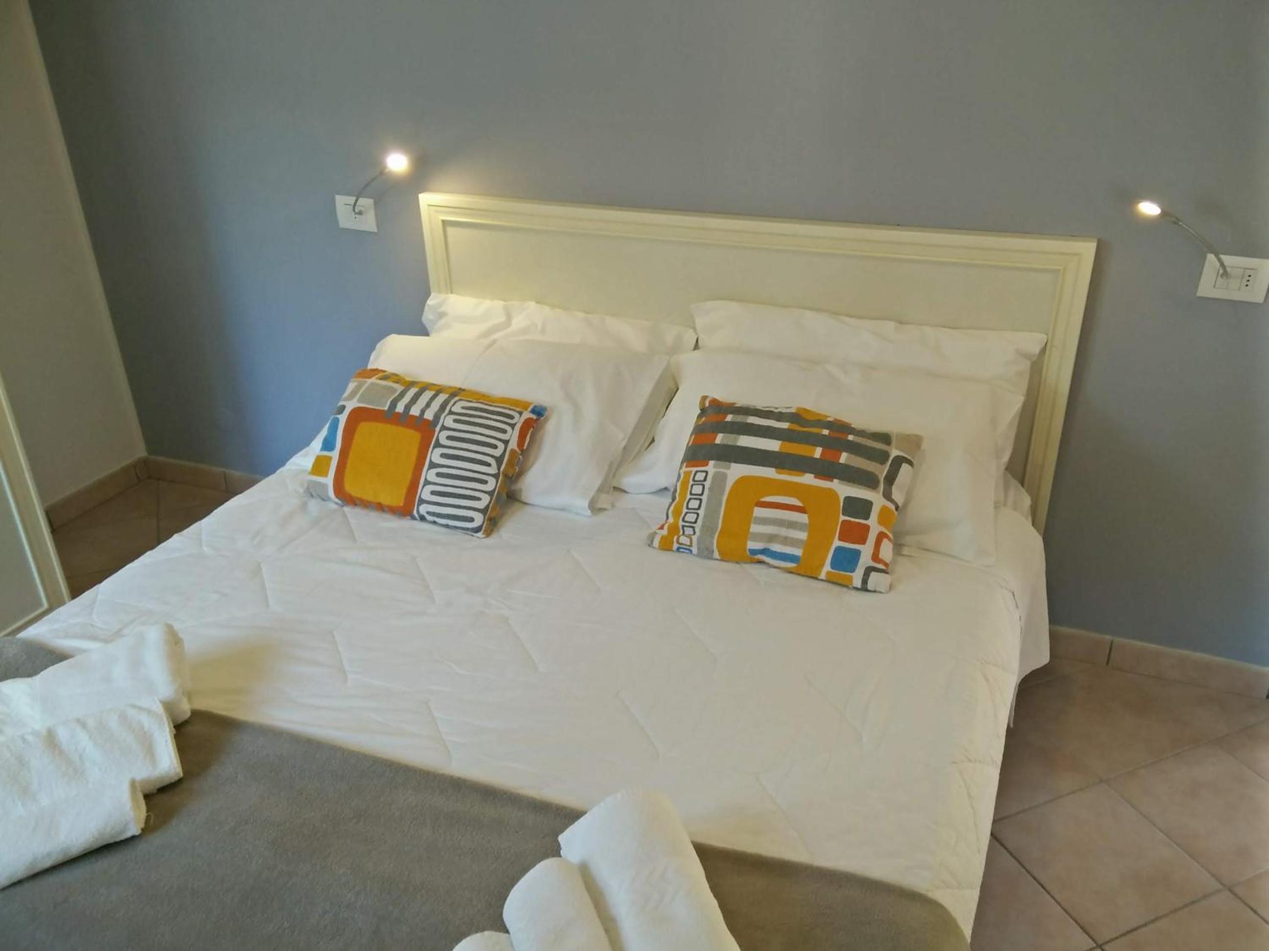 Double Room - Photo 6