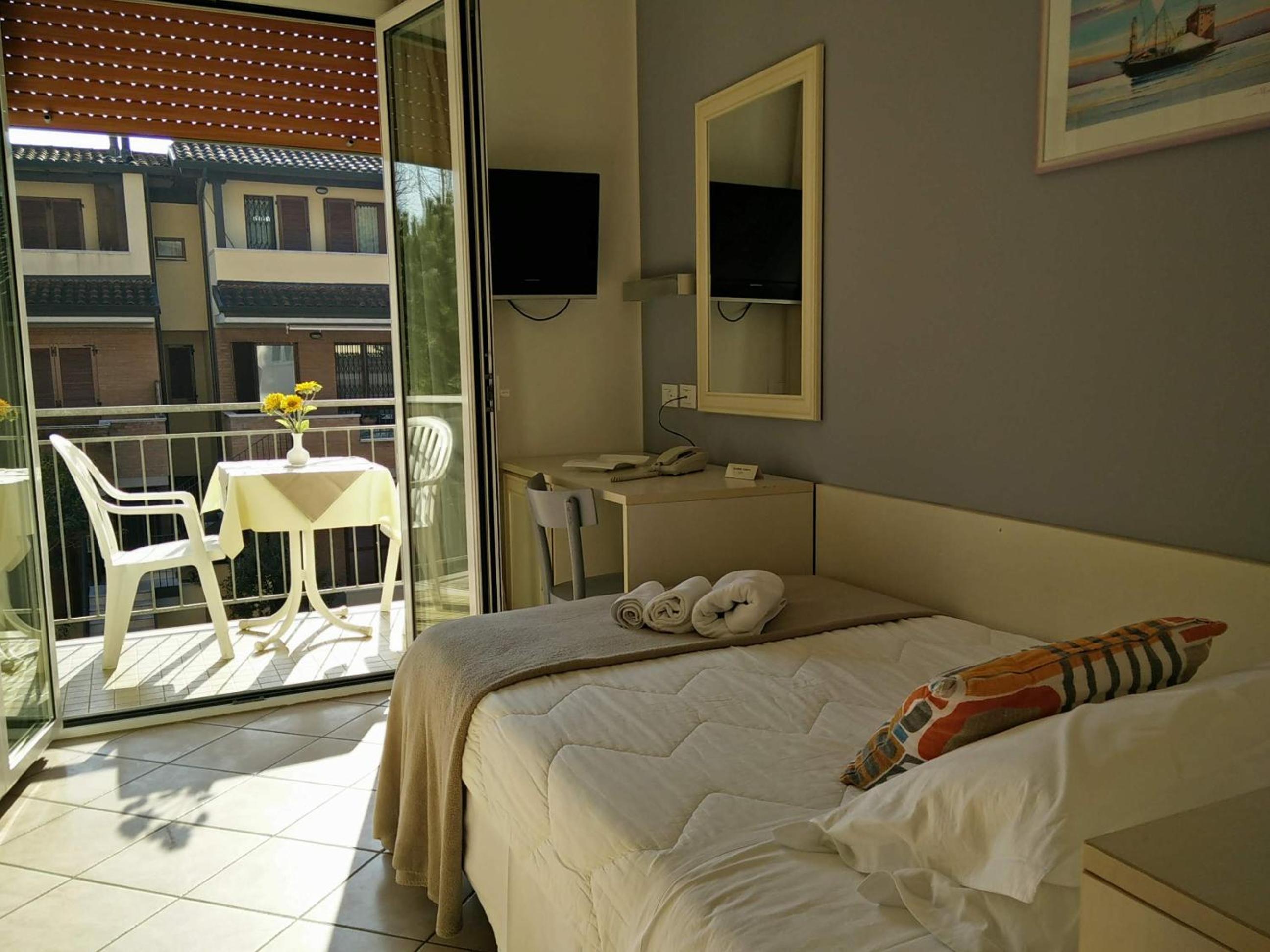 Single Room with Balcony photo 1
