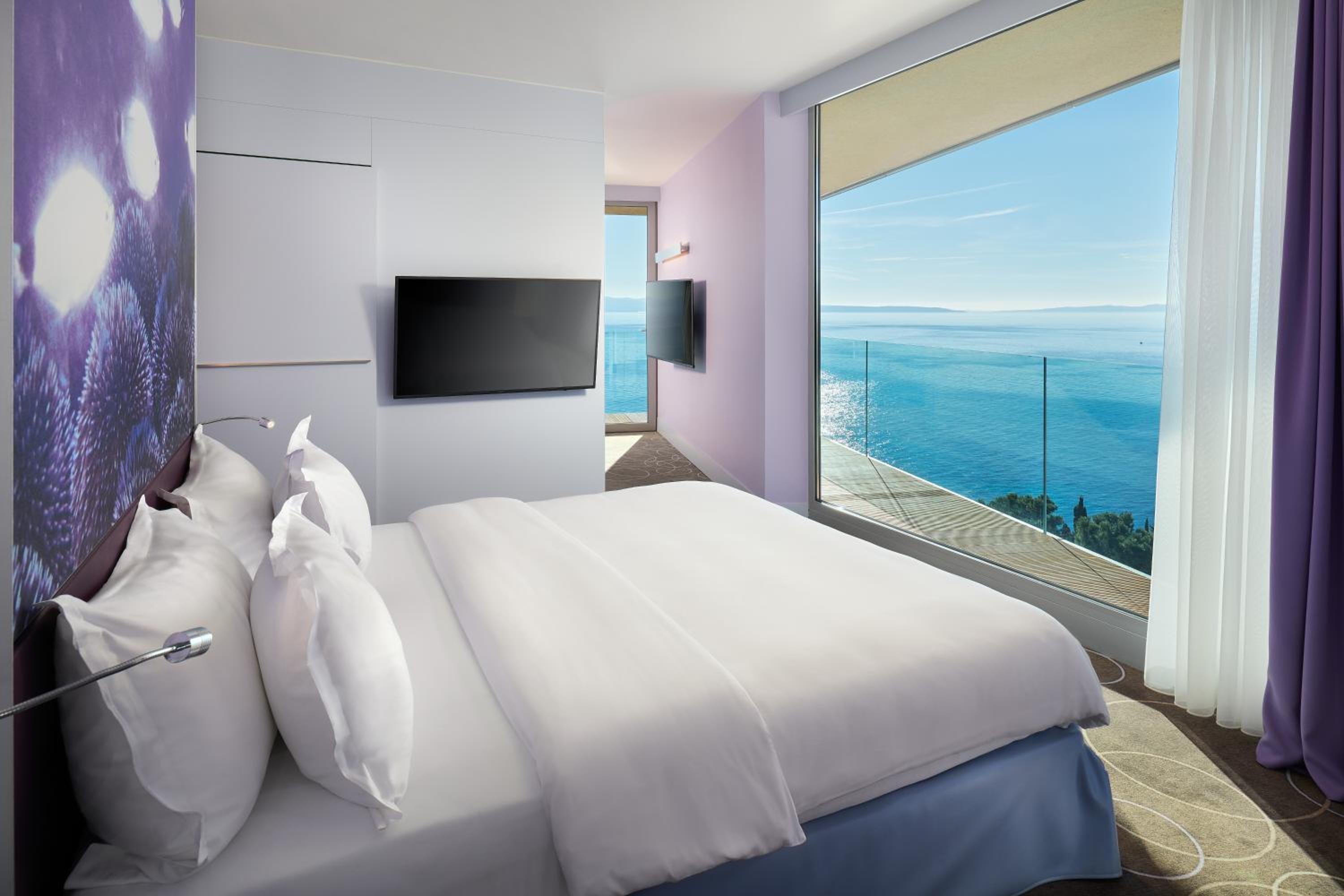 Superior Suite with Sea View and Balcony - Photo 1