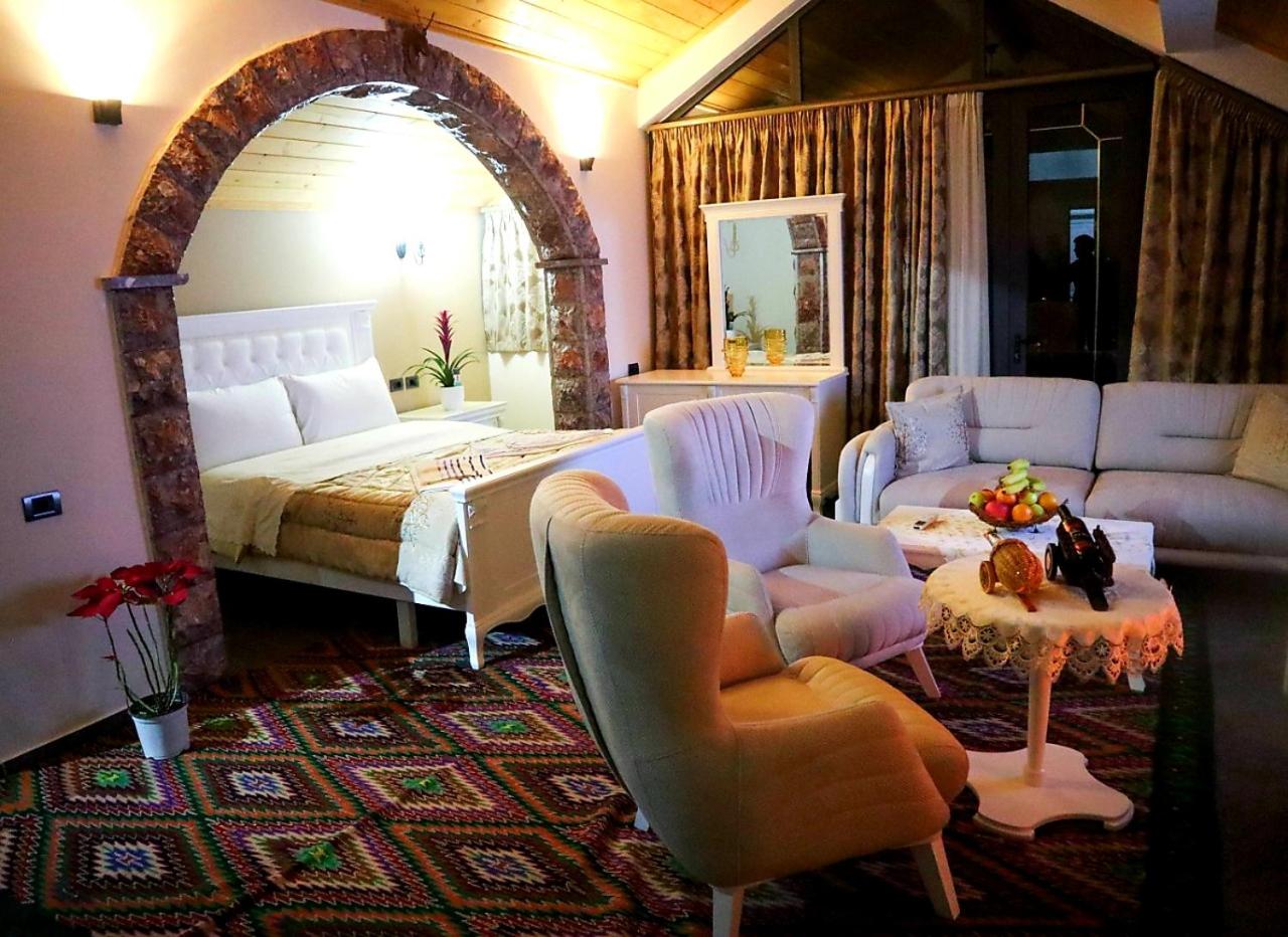 Suite with Balcony photo 3