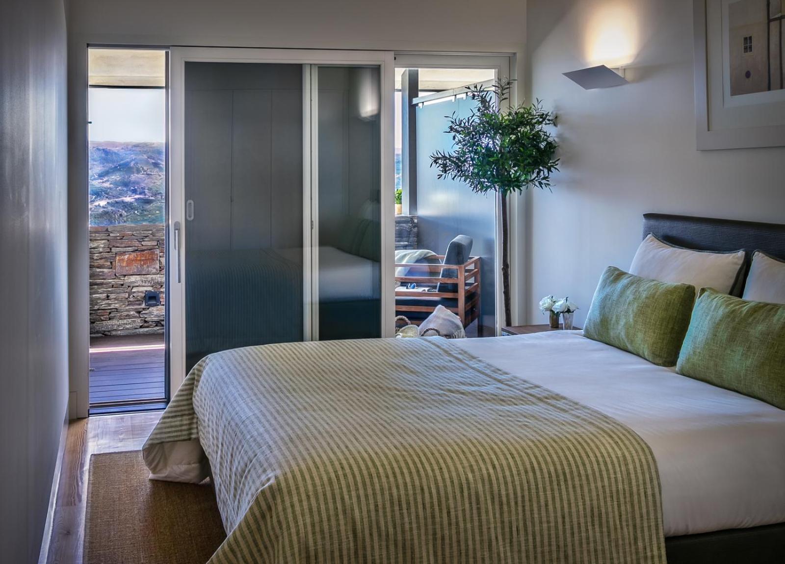 Deluxe Double Room with Balcony photo 1