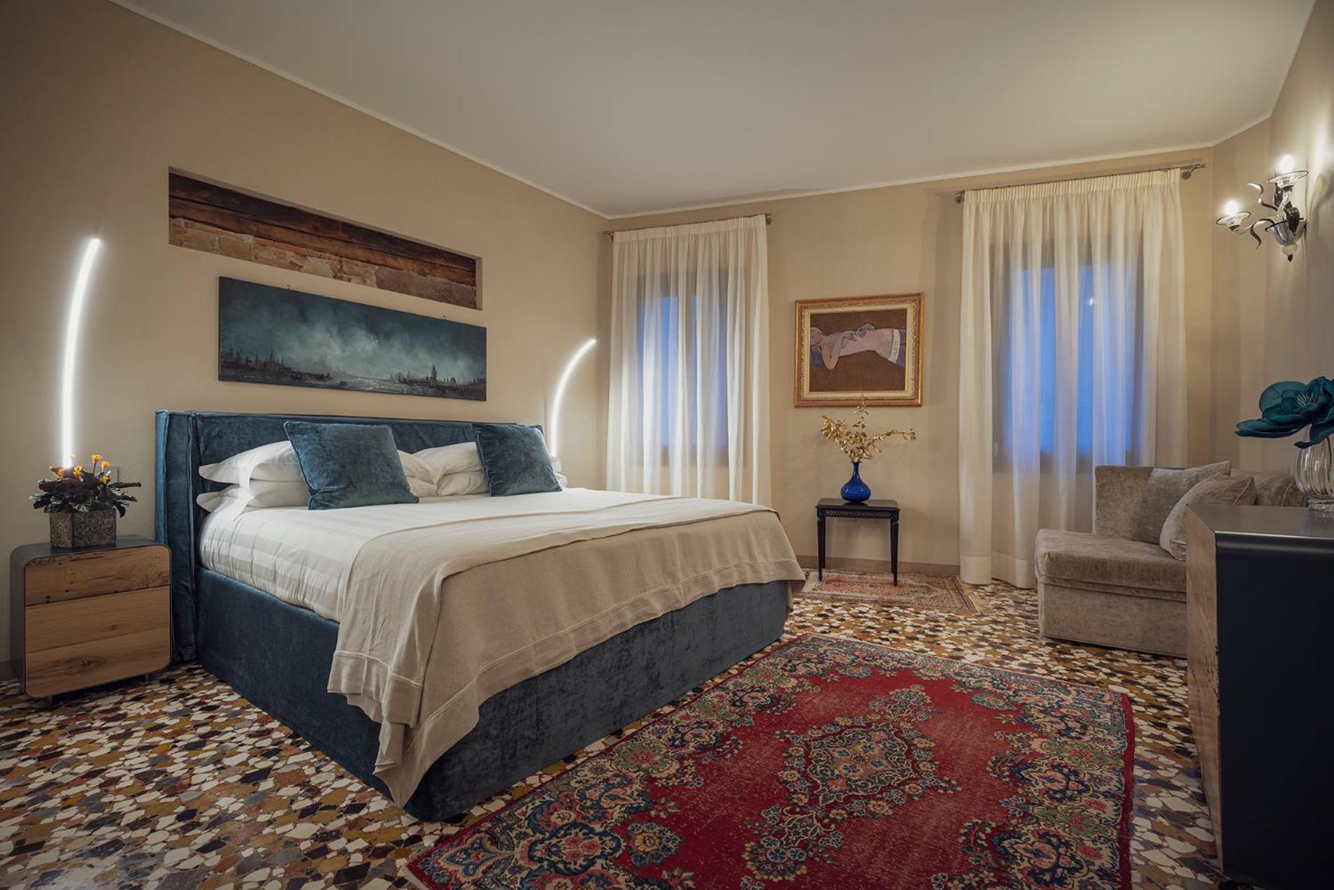 Executive Suite with Canal View photo 3