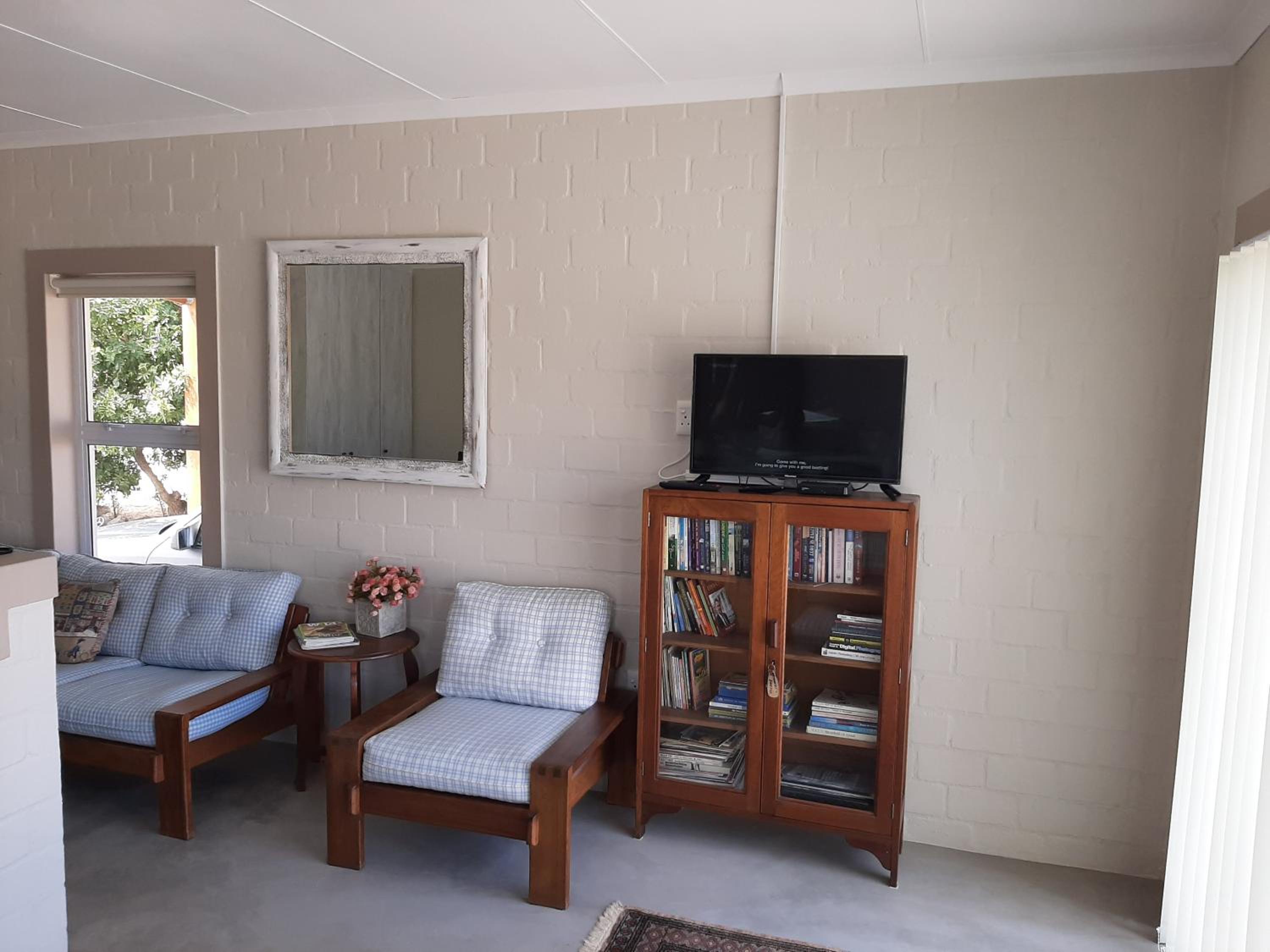 Deluxe Queen Suite - Photo 25