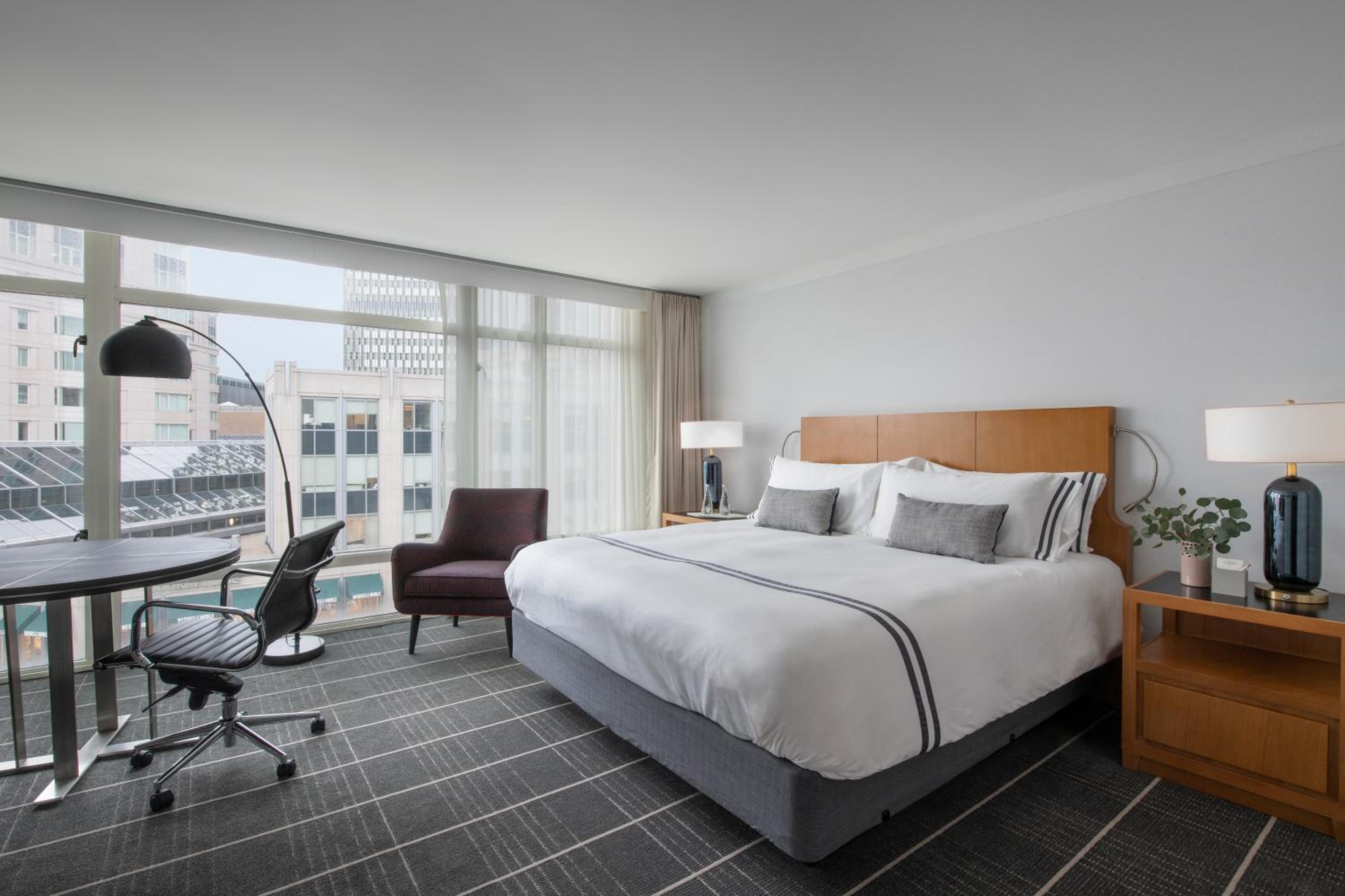 Superior King Room - Photo 2