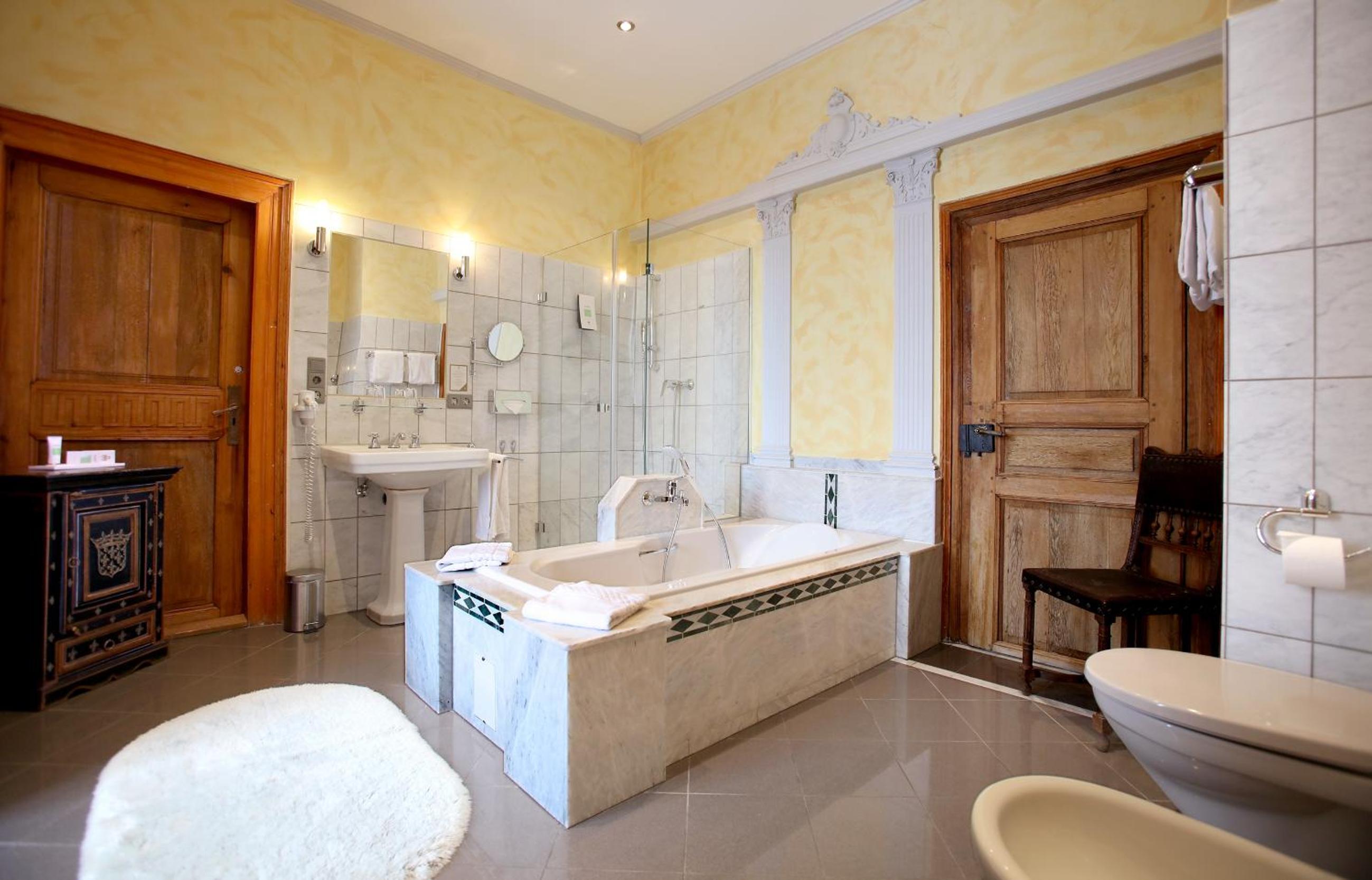 Deluxe Suite - Photo 3