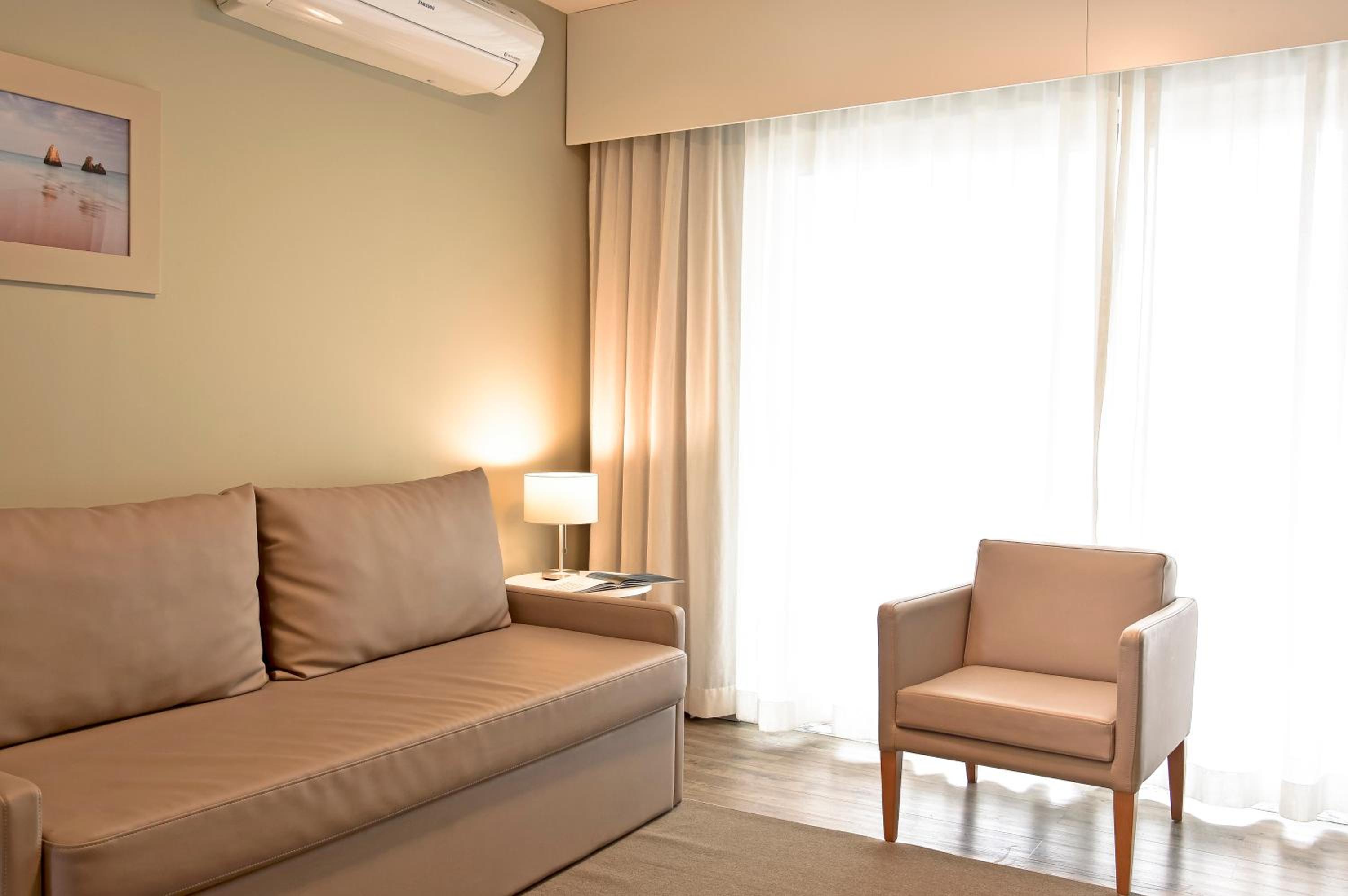 Premium Duplex One Bedroom Apartment with Balcony and Pool View - Photo 3