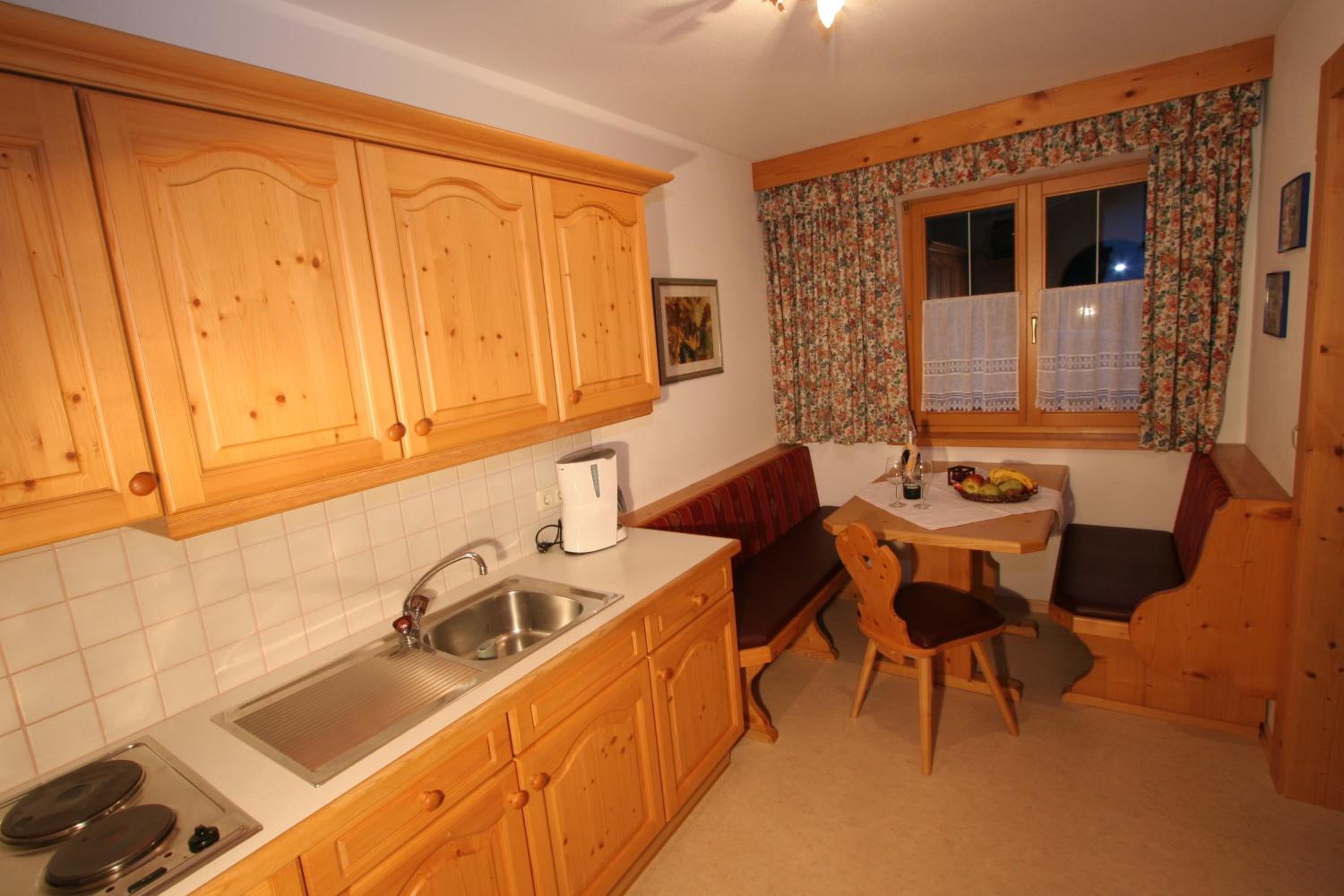 One-Bedroom Apartment with Terrace photo 3