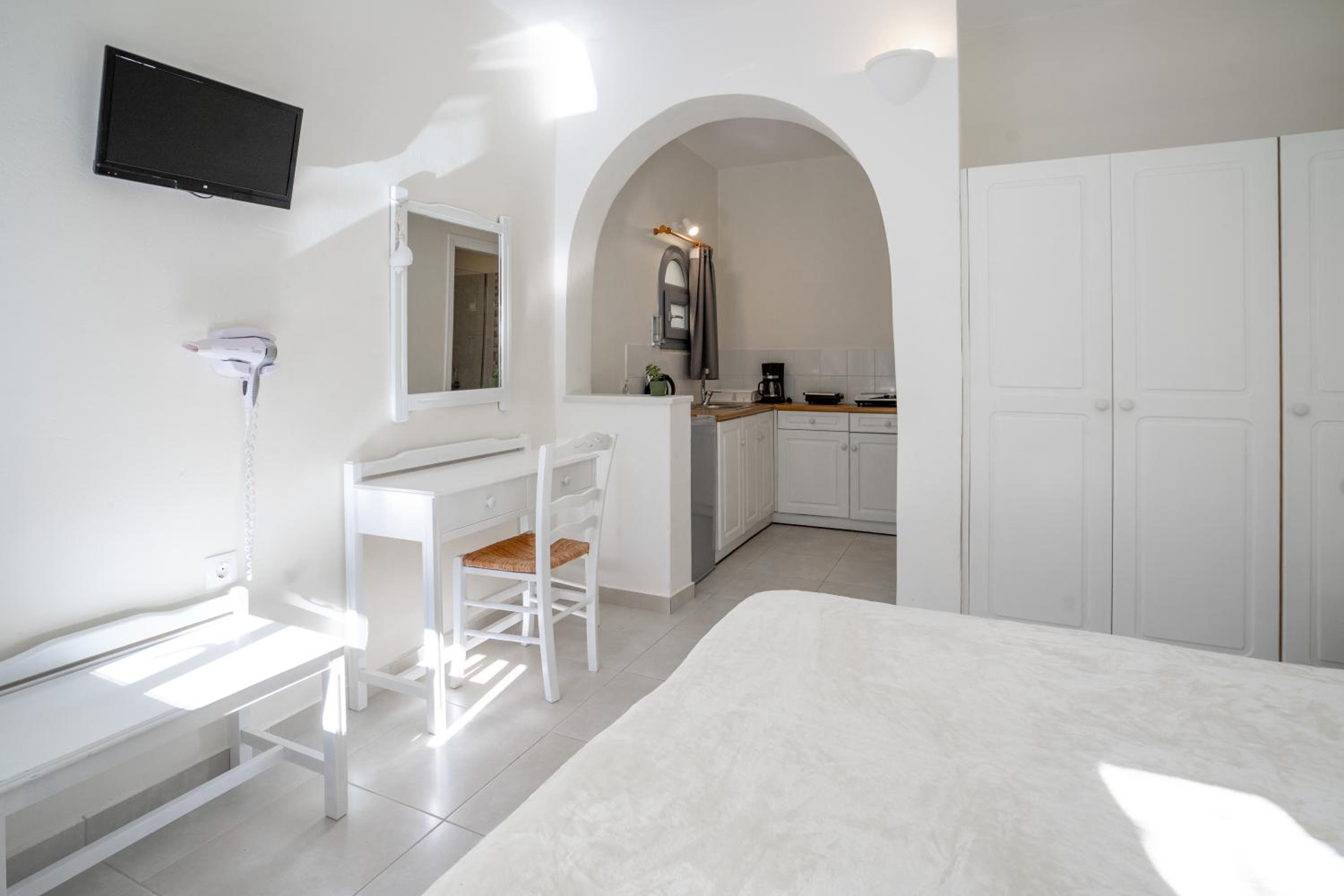 Studio (2 Adults) - Photo 7
