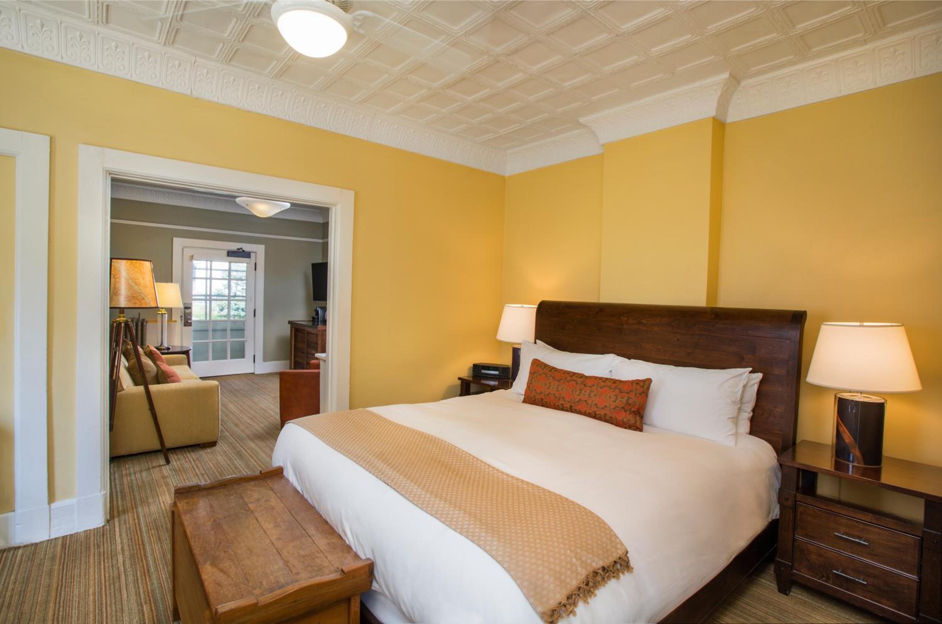 Historic King Suite  - Photo 9