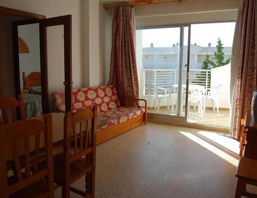 Apartamento con Vista Lateral al Mar