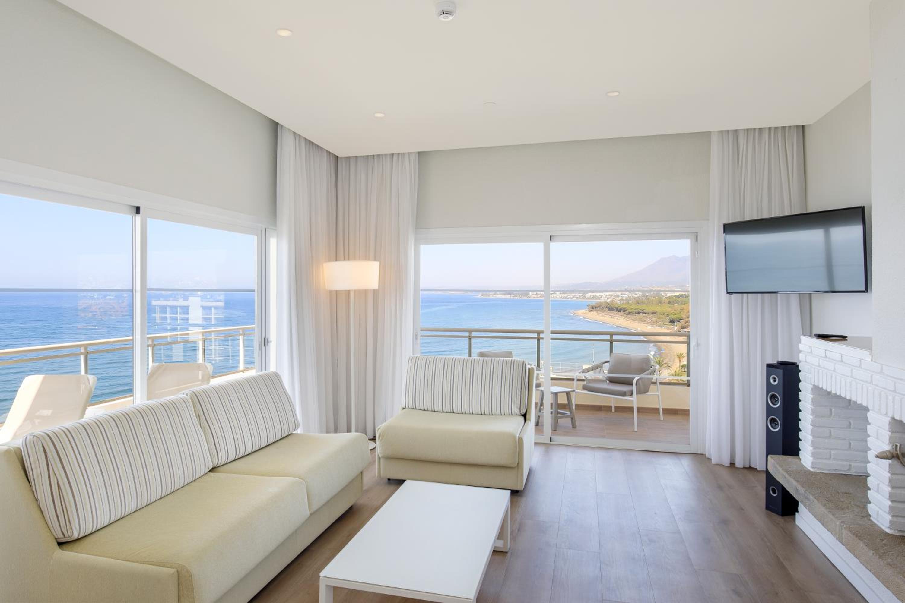 Xtra Sol Suite Sea View
