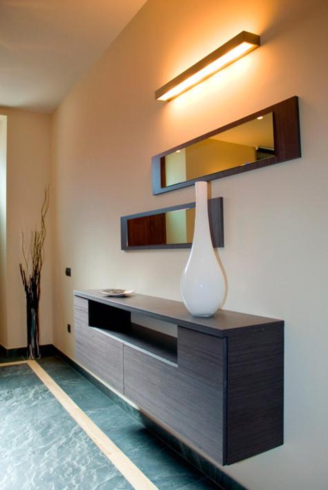 Six-Bedroom House photo 3
