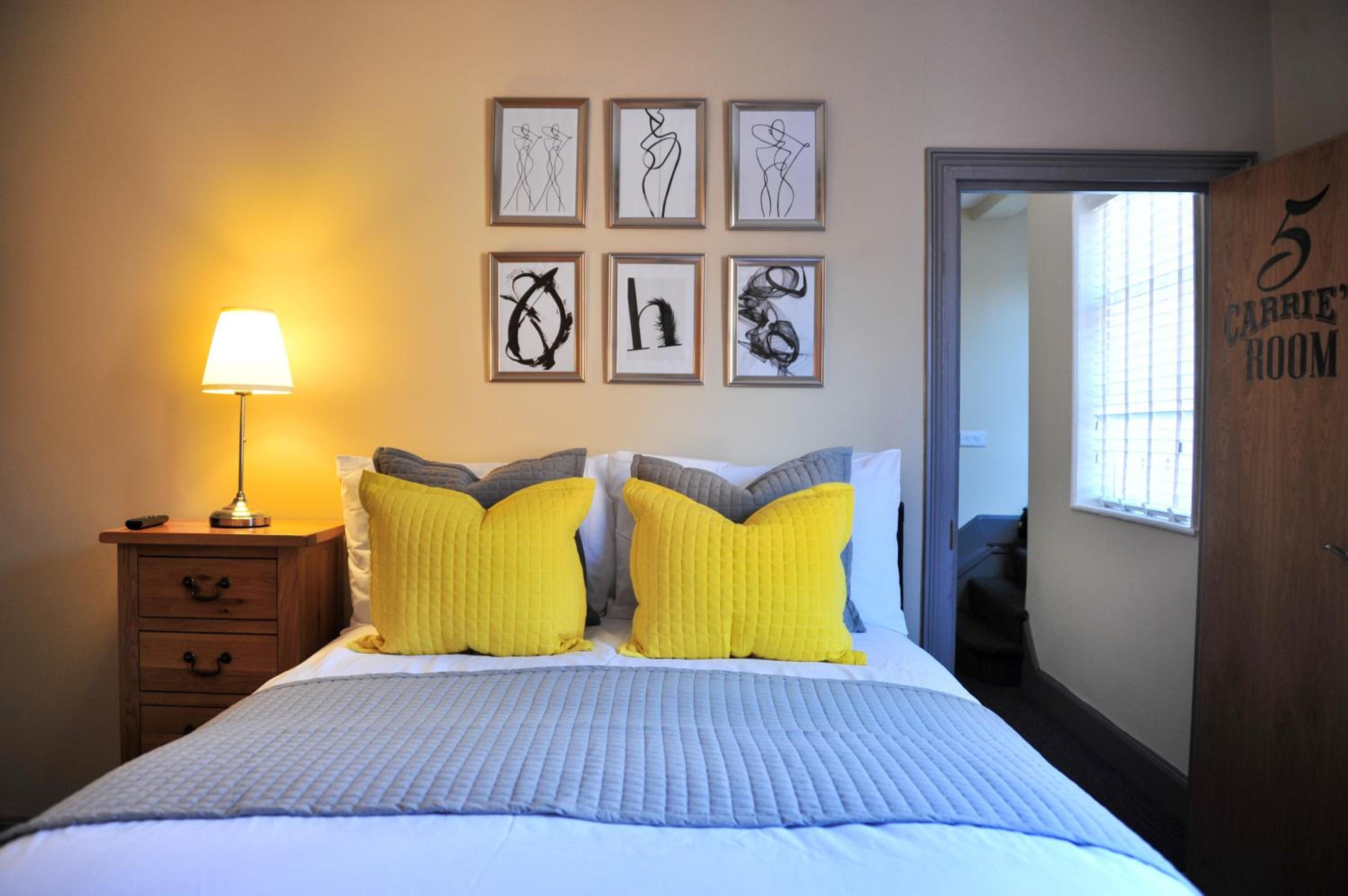 Double Room With Private Bathroom photo 1