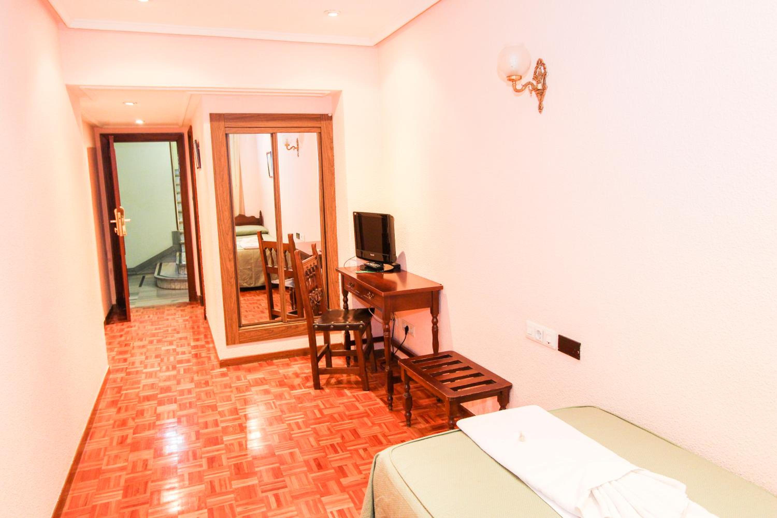 Single Room photo 3