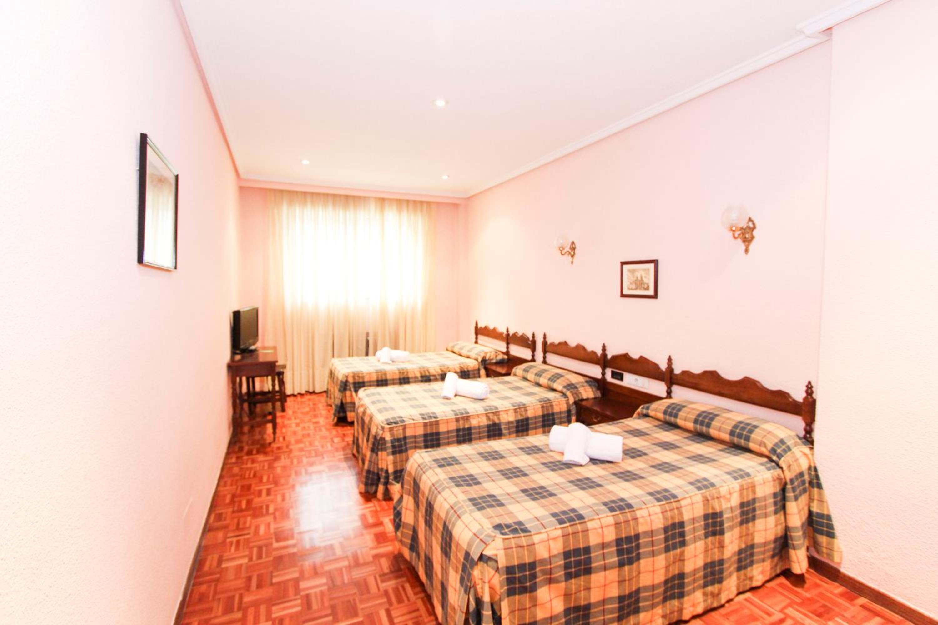 Triple Room (3 Adults) photo 2