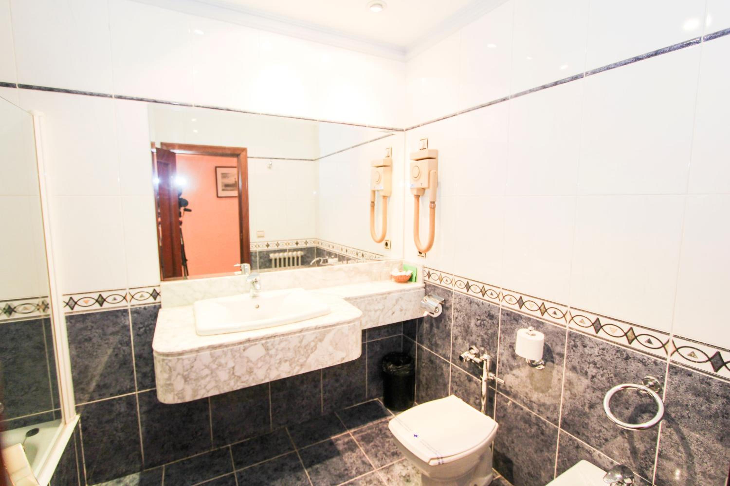 Triple Room (3 Adults) photo 3