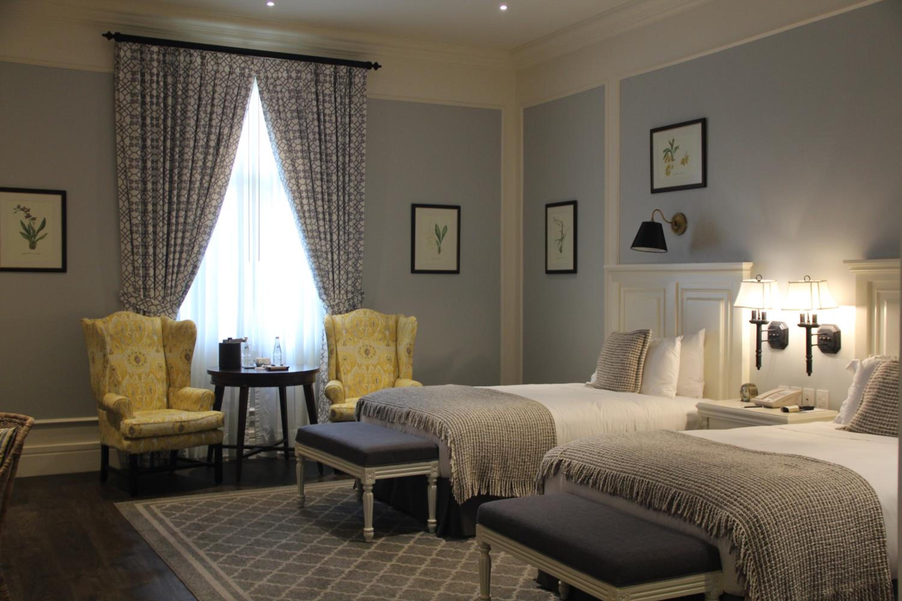 Deluxe Suite photo 2