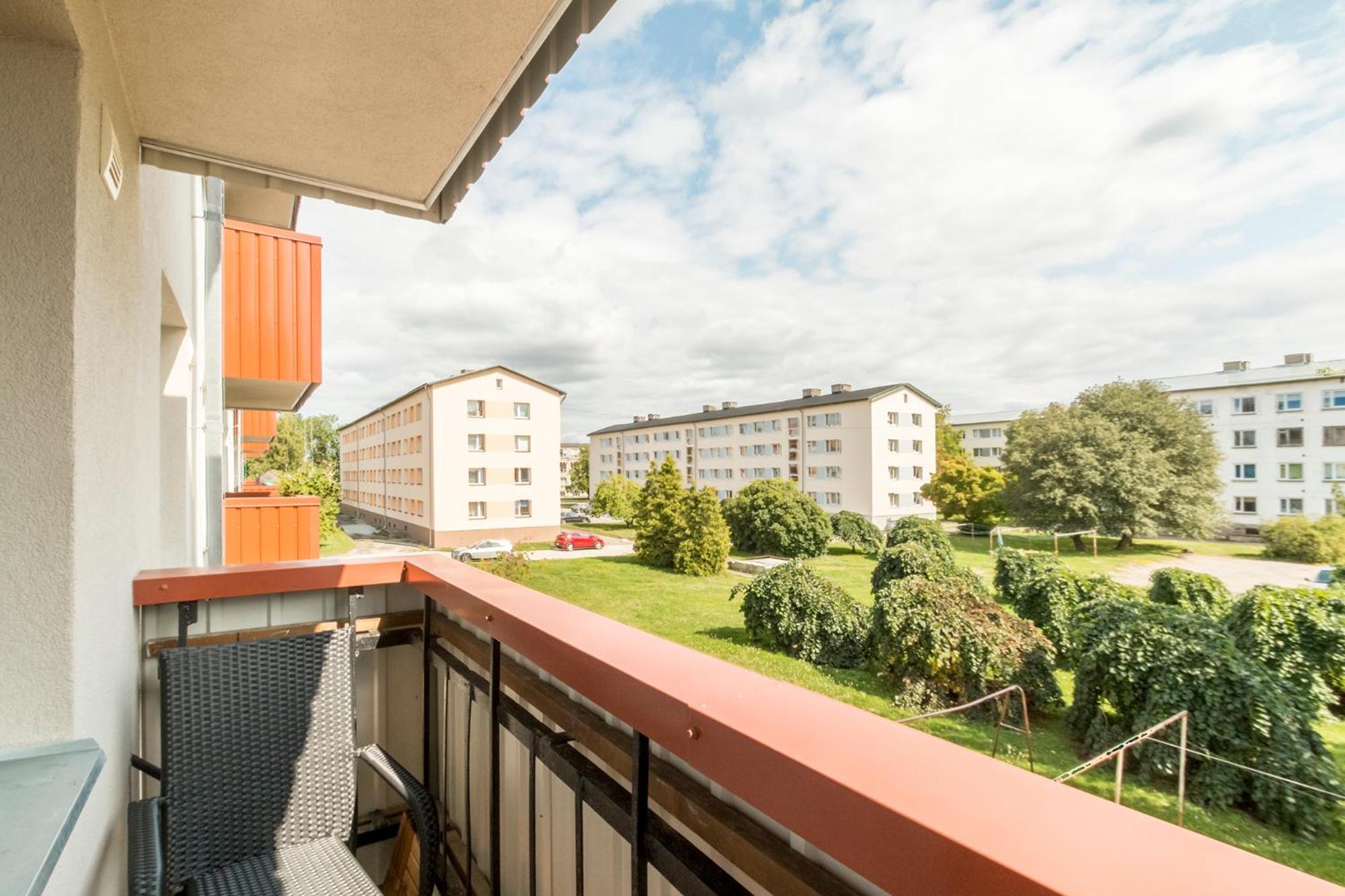 Apartment with Balcony - Photo 24