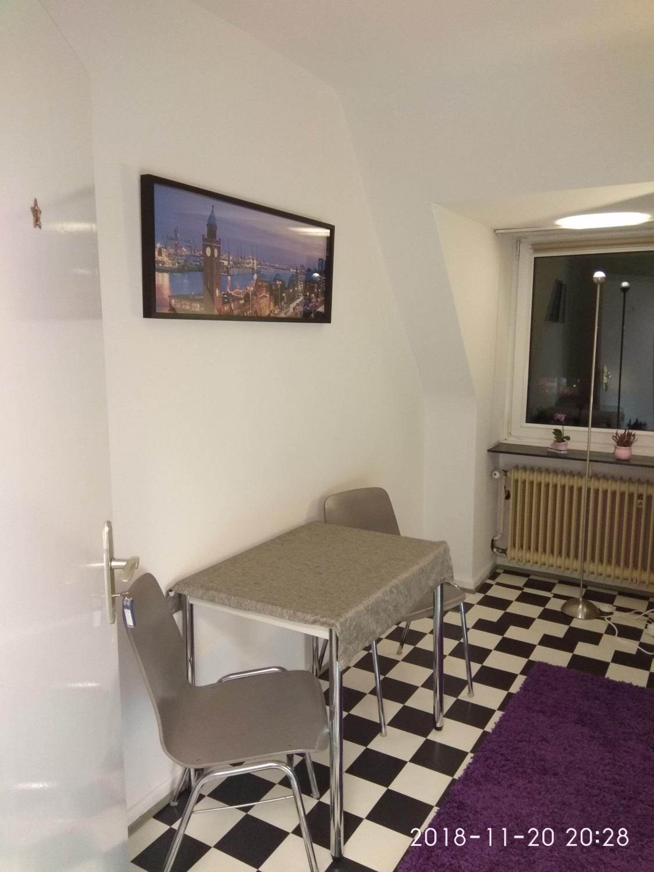 Budget Twin Room - Photo 8