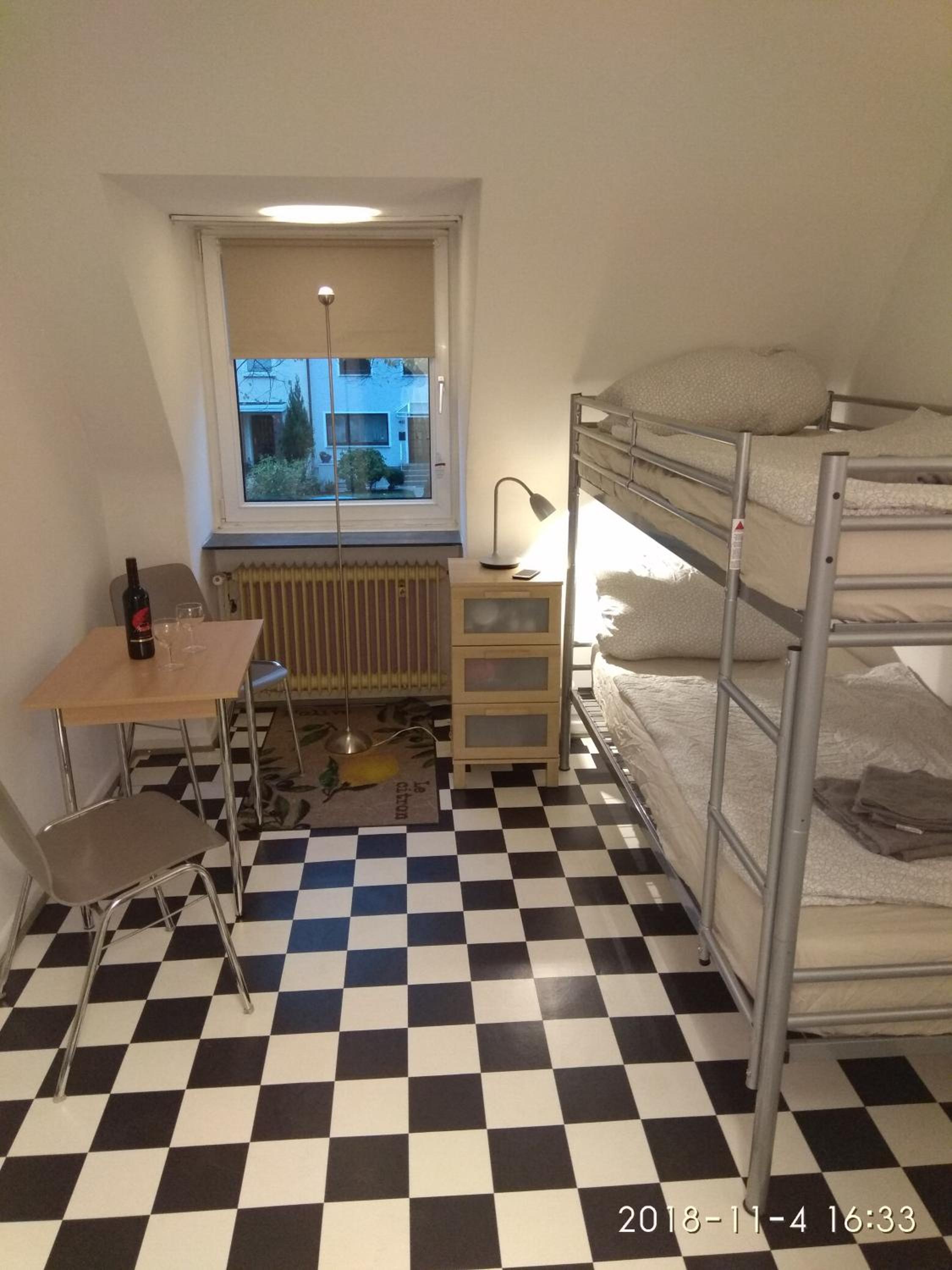Budget Twin Room - Photo 3