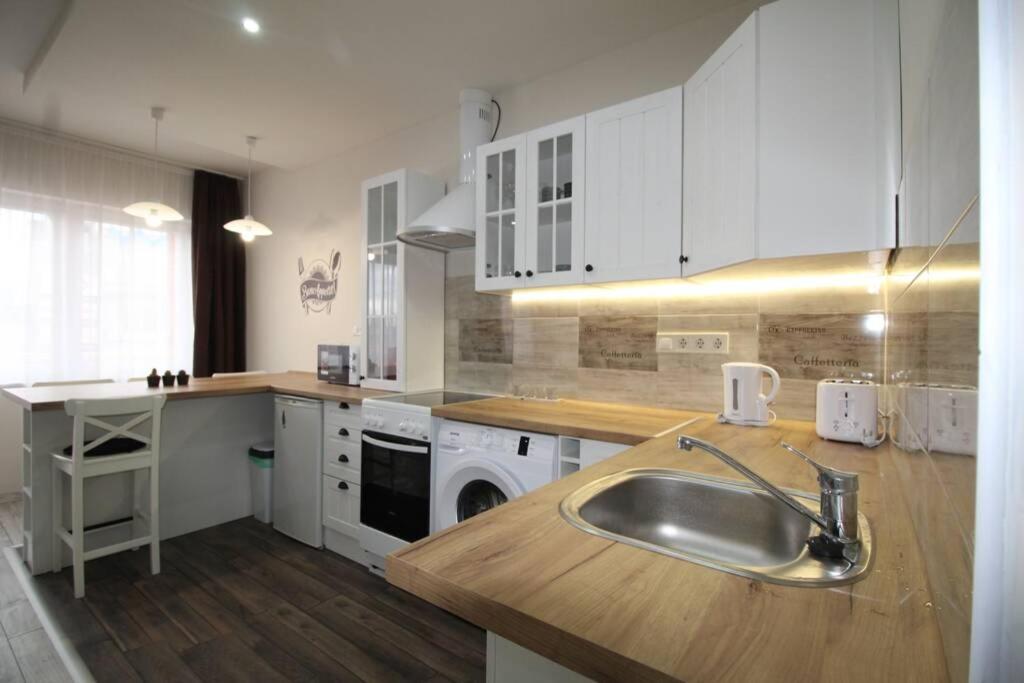 One-Bedroom Apartment - Photo 4