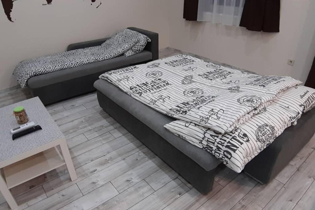 One-Bedroom Apartment - Photo 8