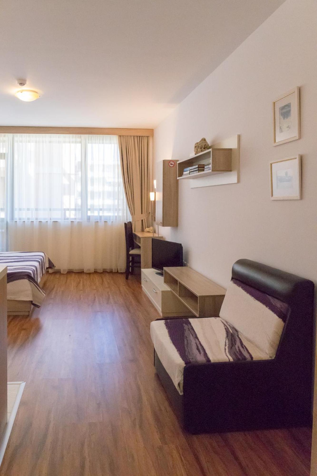 Double Room with Balcony (2 Adults + 1 Child) photo 1