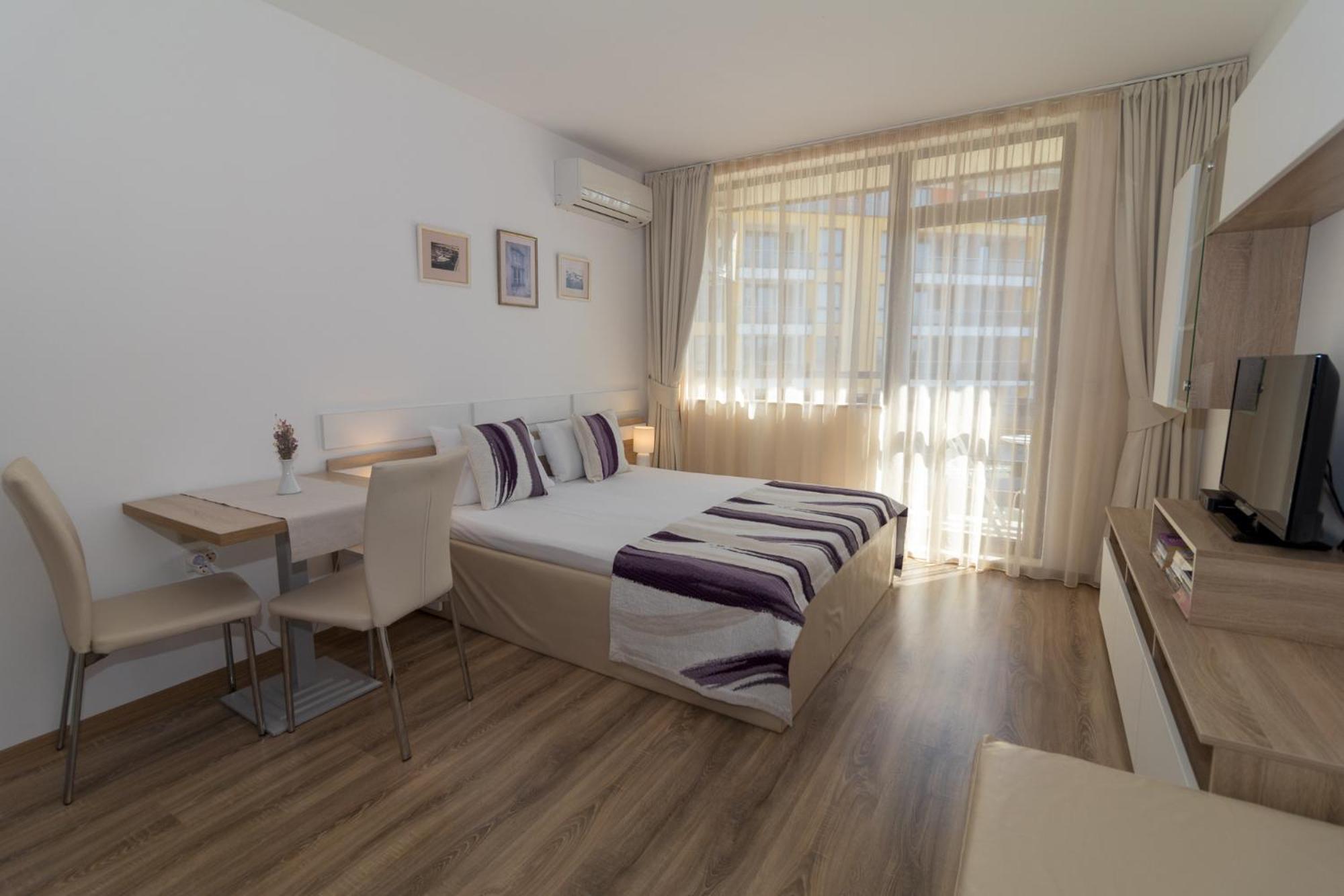 Studio Apartment with Balcony and Sea View photo 1