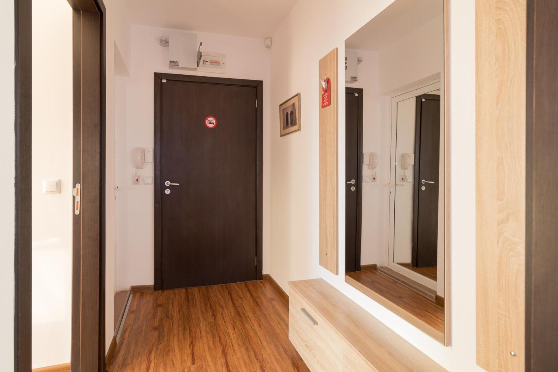 One-Bedroom Apartment photo 2