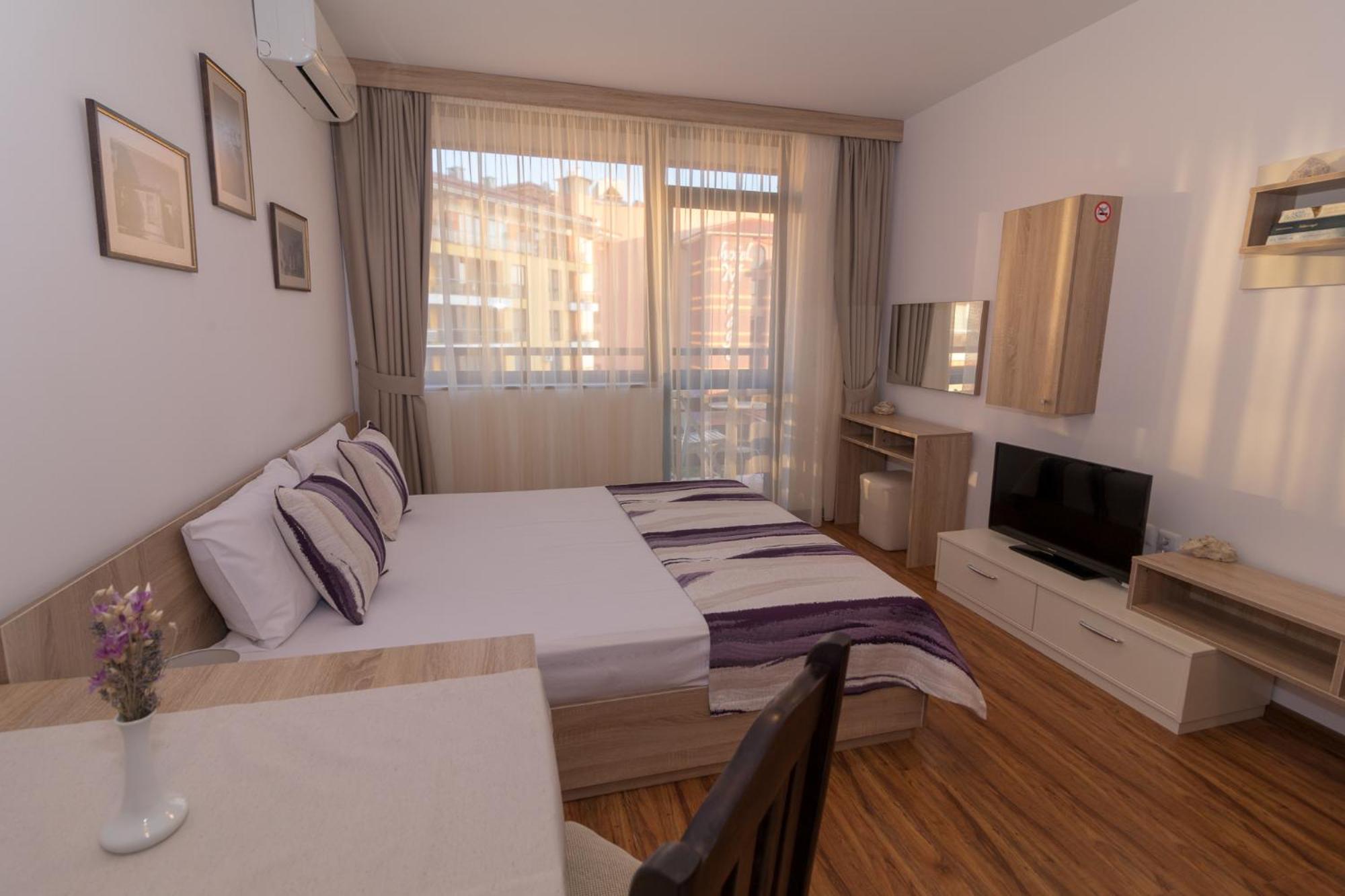 Studio Apartment with Sea View photo 2