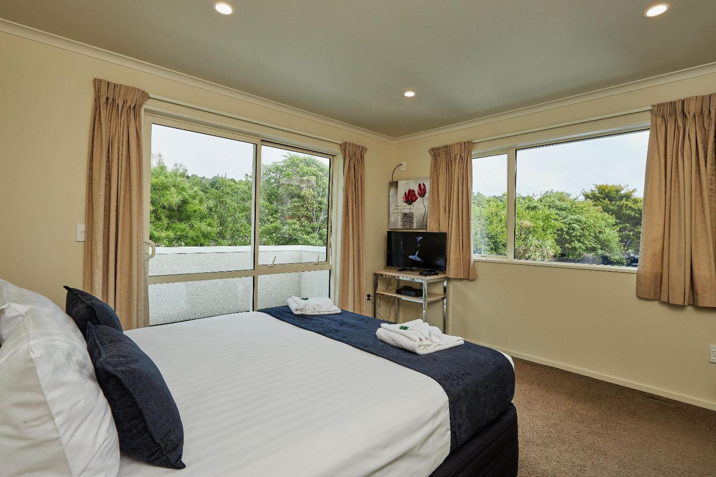 Three-Bedroom House - Photo 1