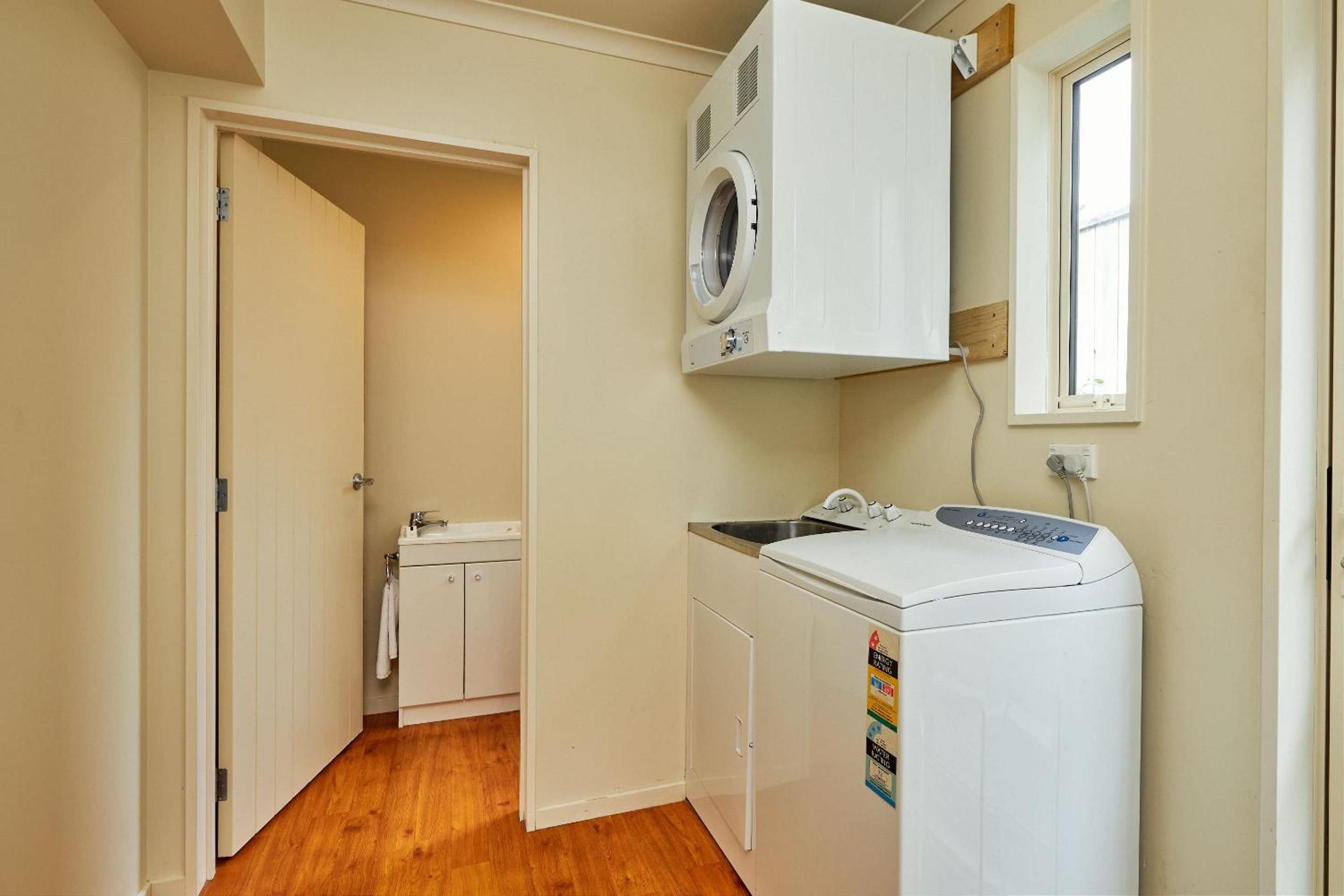 Three-Bedroom House - Photo 2