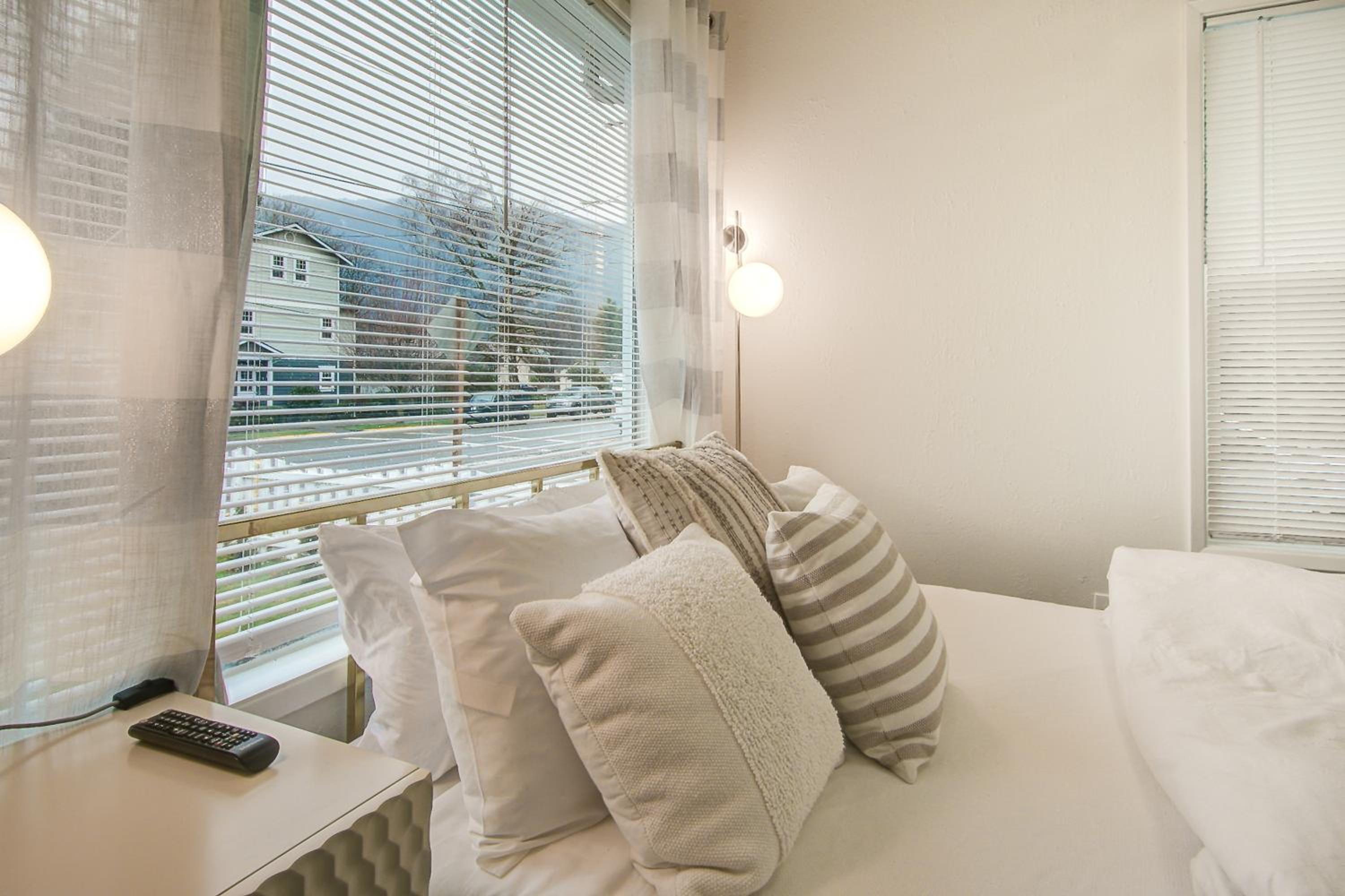 Two-Bedroom House photo 2