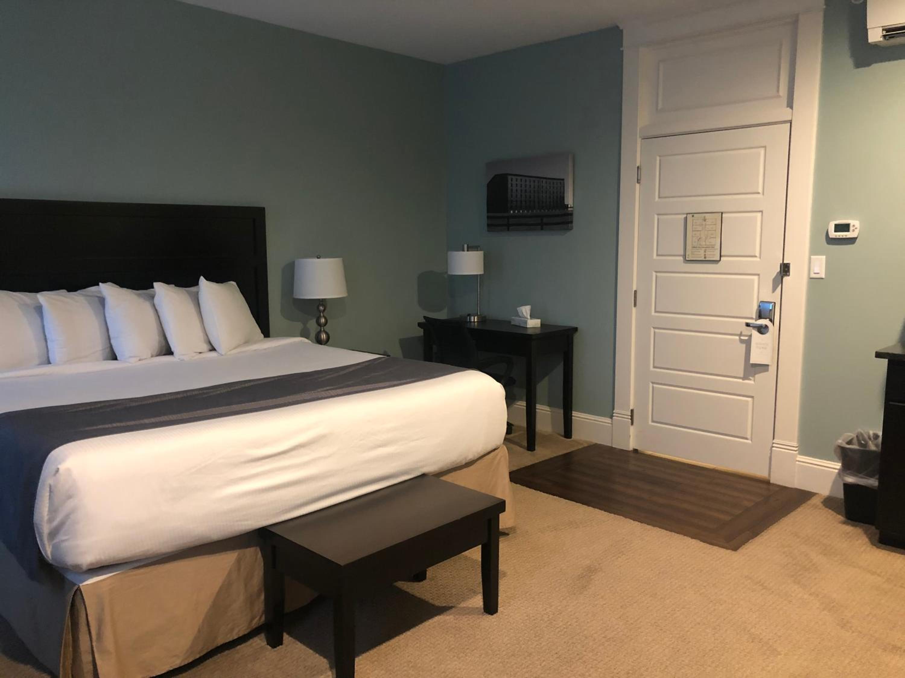 Standard Suite