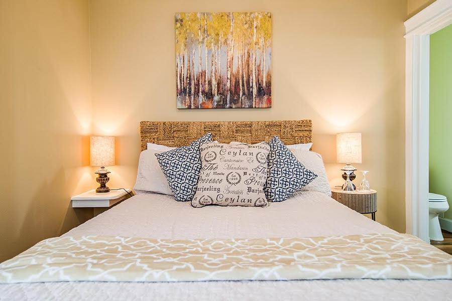Queen Room with Spa Bath