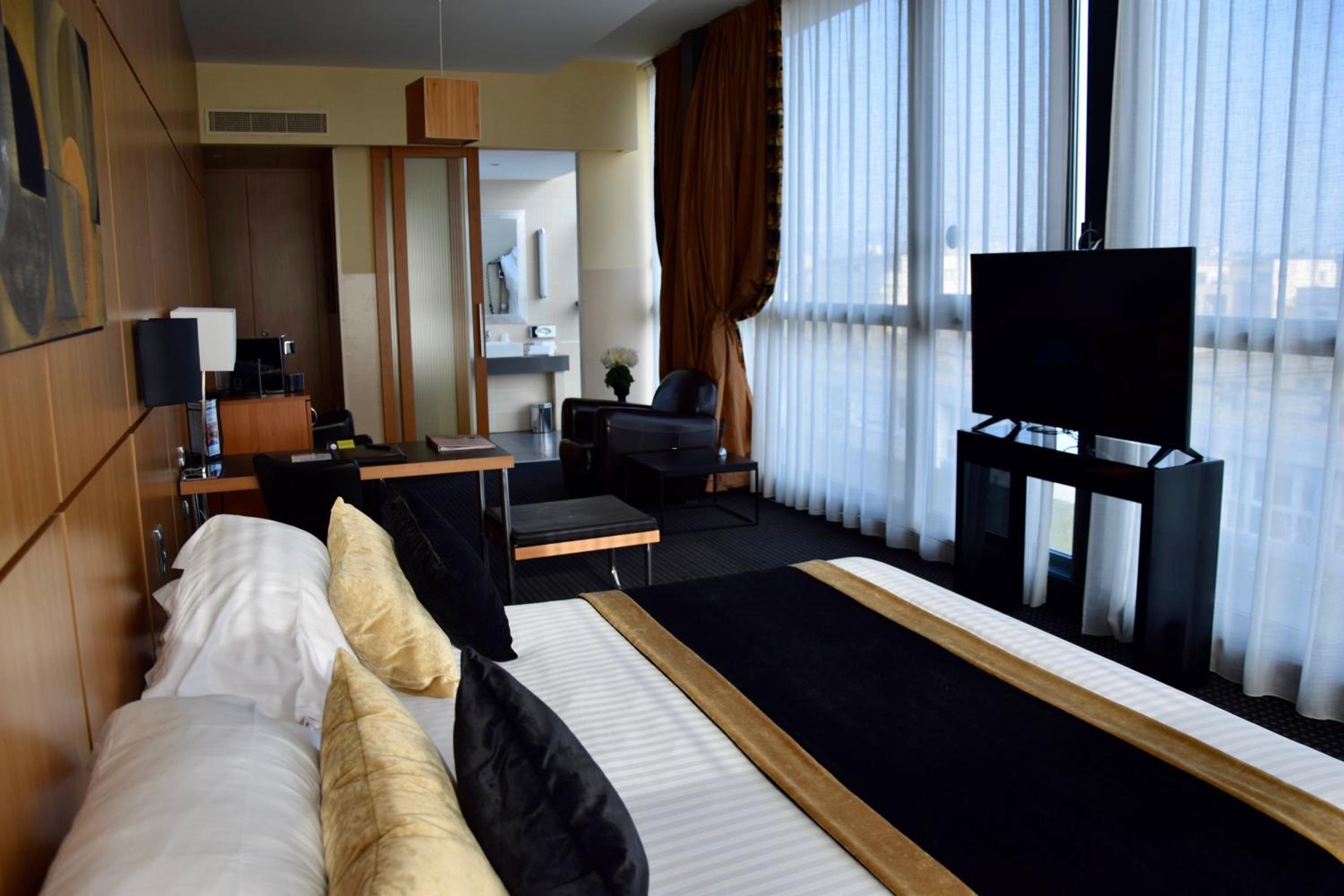 Double Suite - Photo 4