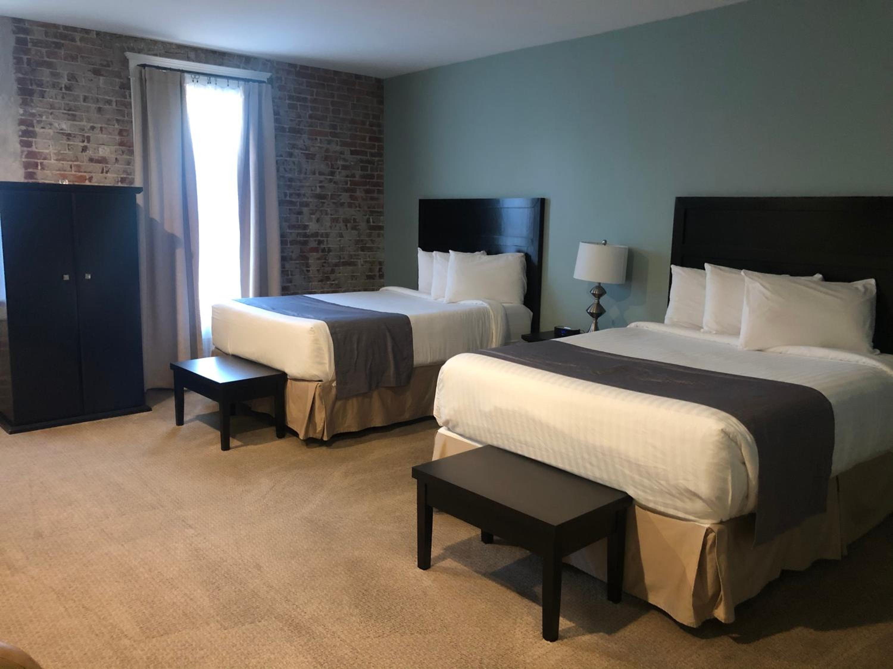Standard Double Suite
