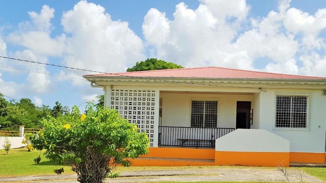 Three-Bedroom House - Photo 7