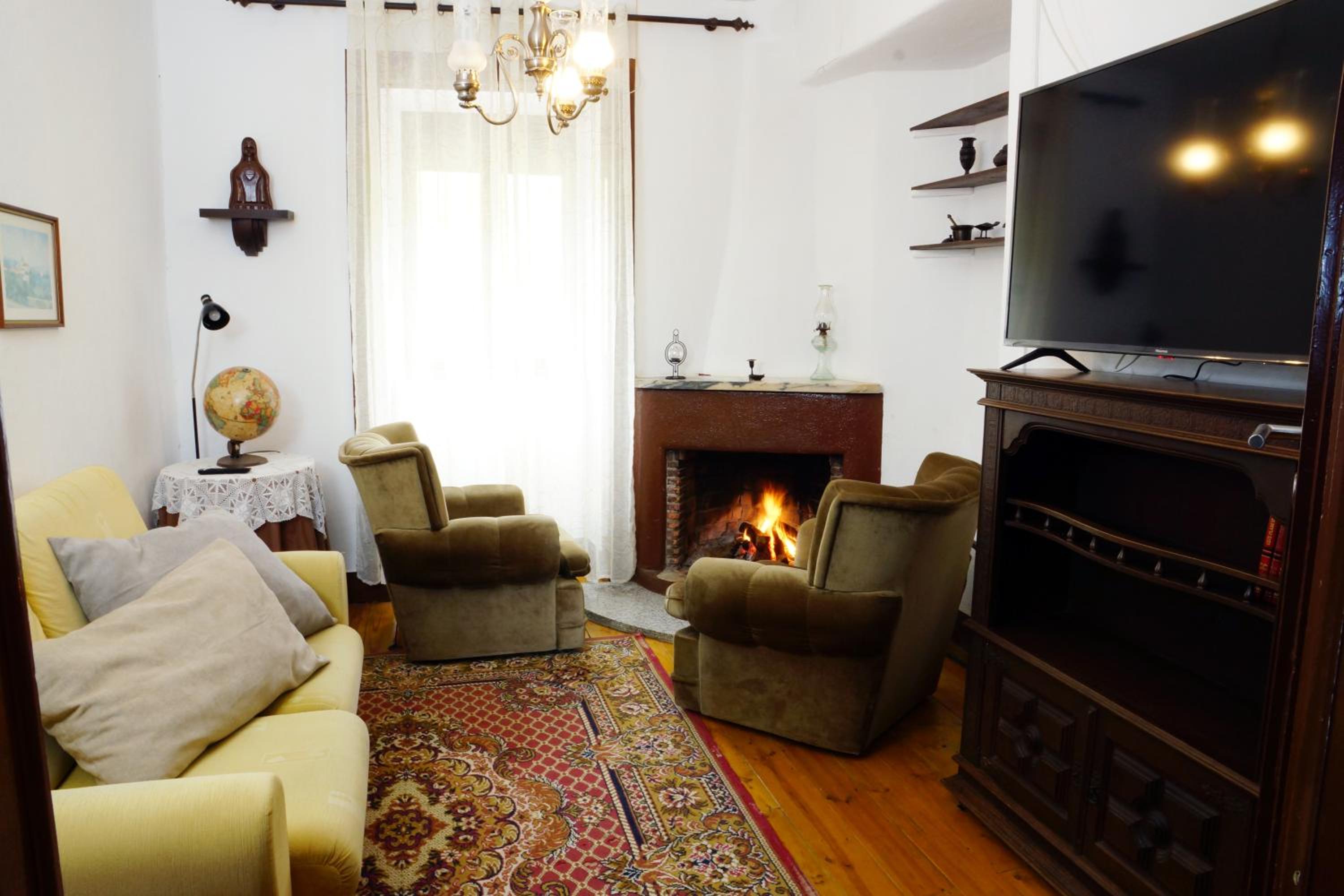 Family Room - Photo 1